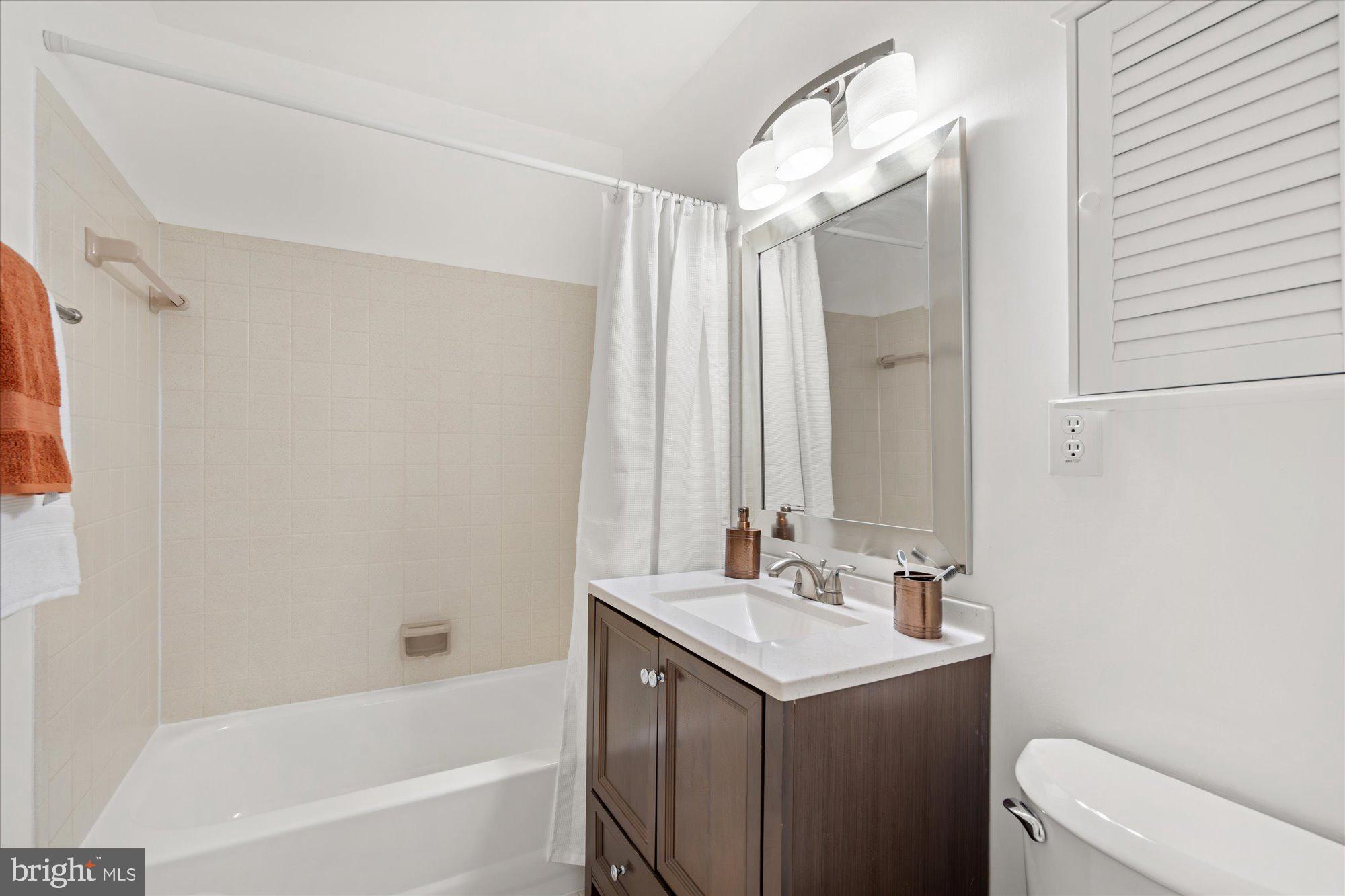 WHEATON TOWNE - Residential
