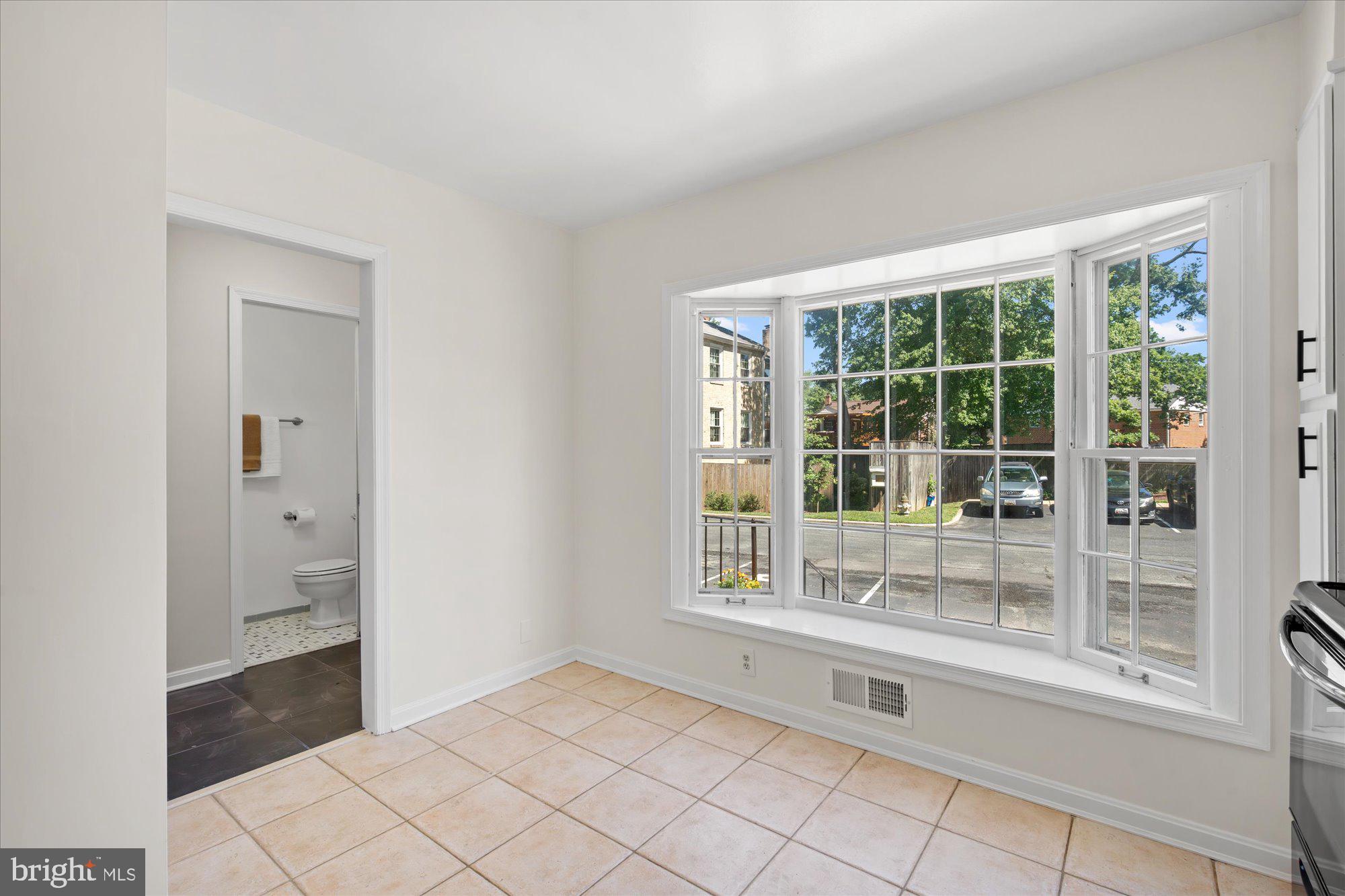 WHEATON TOWNE - Residential