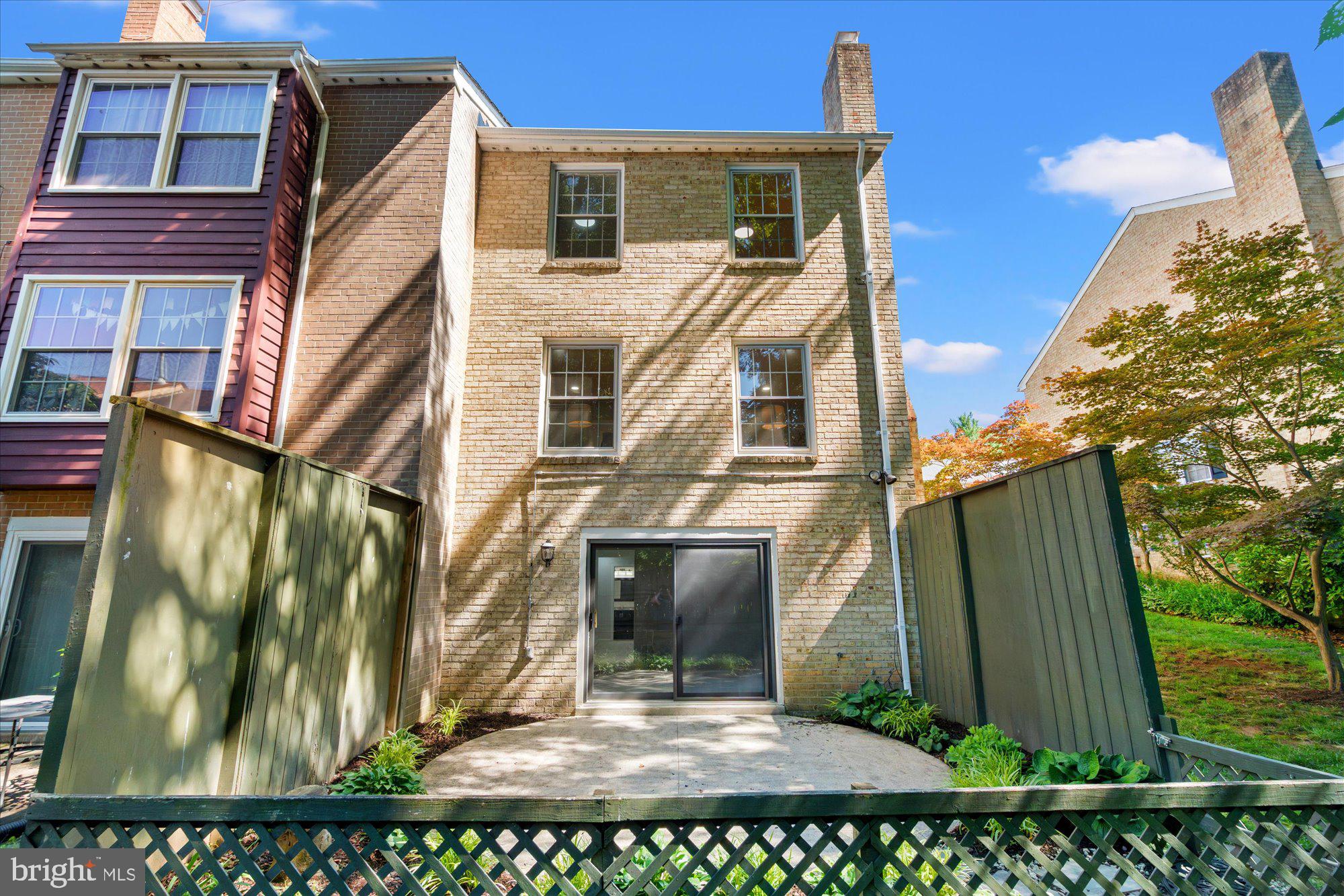 WHEATON TOWNE - Residential