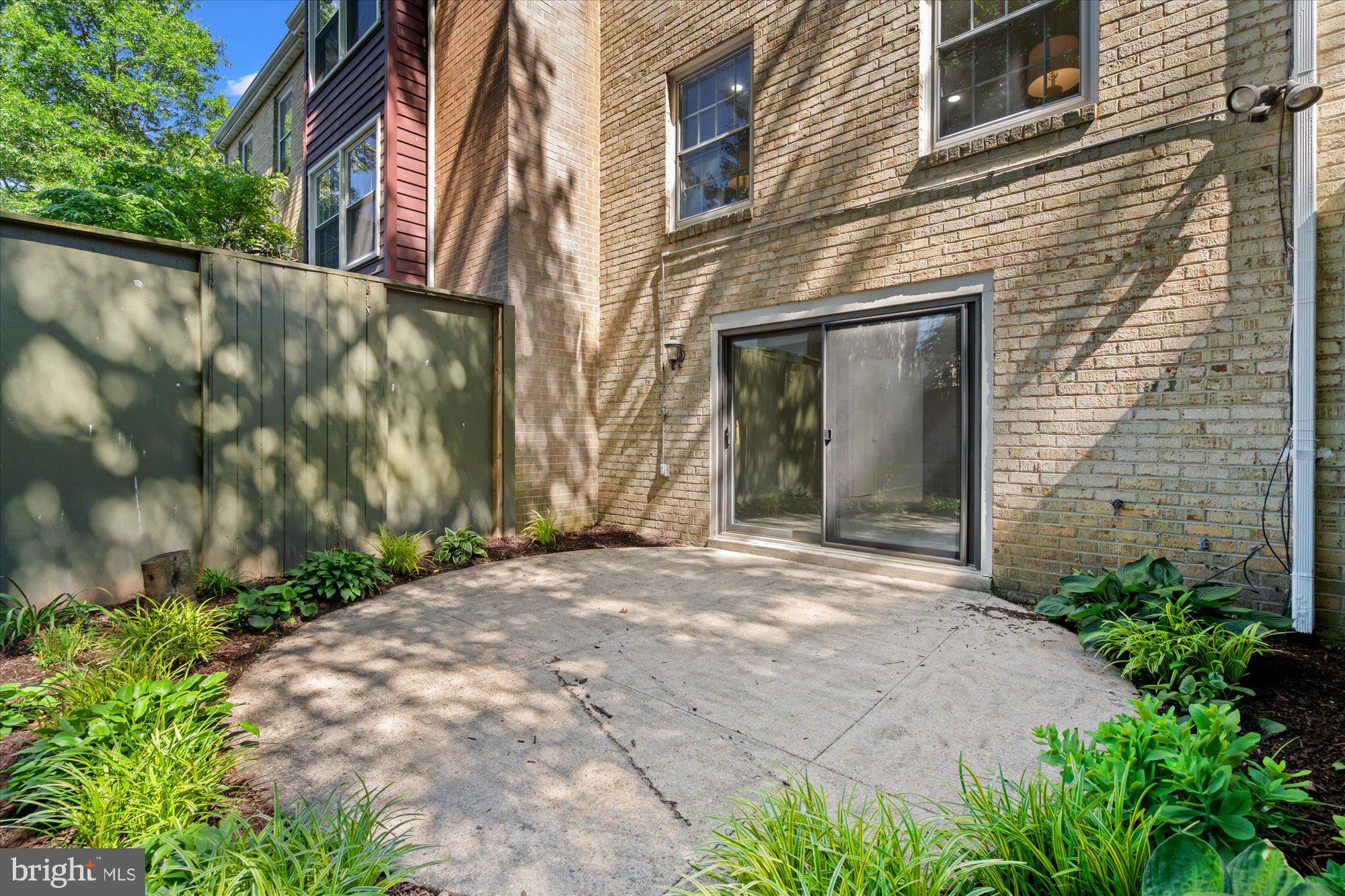 WHEATON TOWNE - Residential