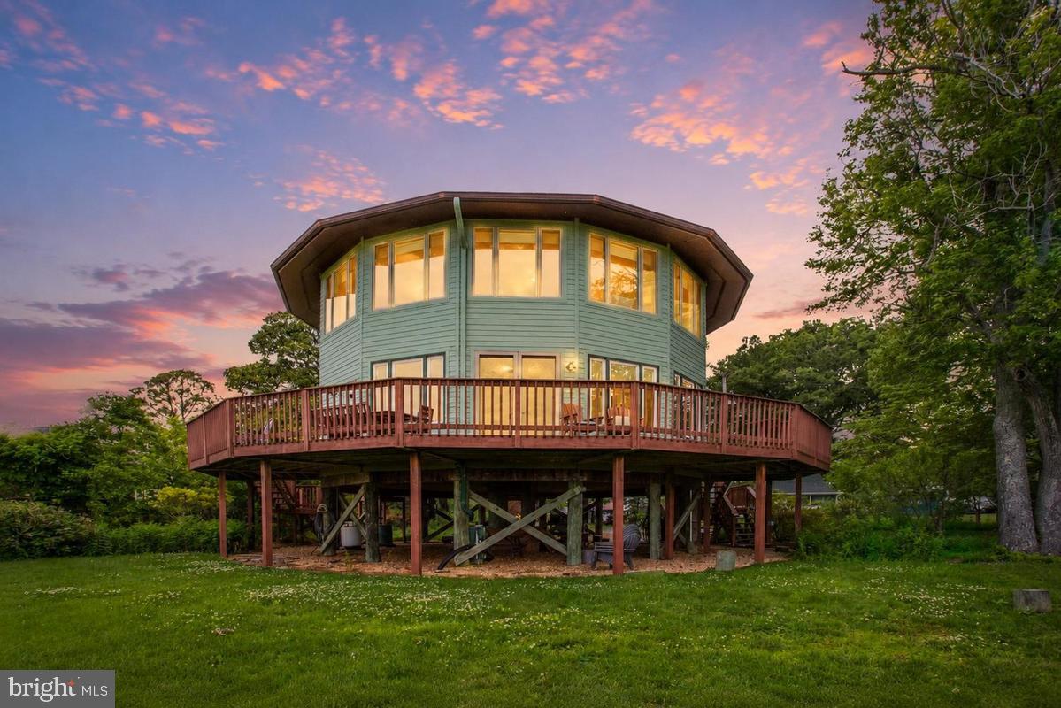 COLUMBIA BEACH - Residential