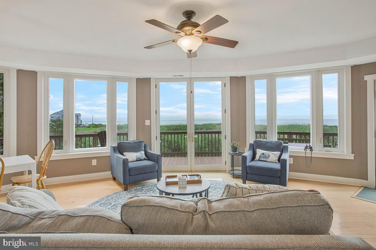 COLUMBIA BEACH - Residential