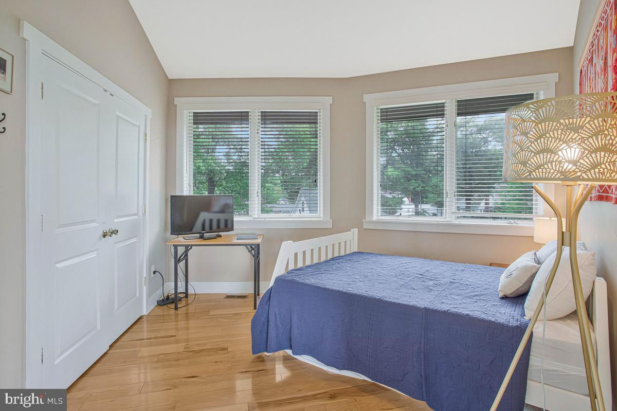 COLUMBIA BEACH - Residential