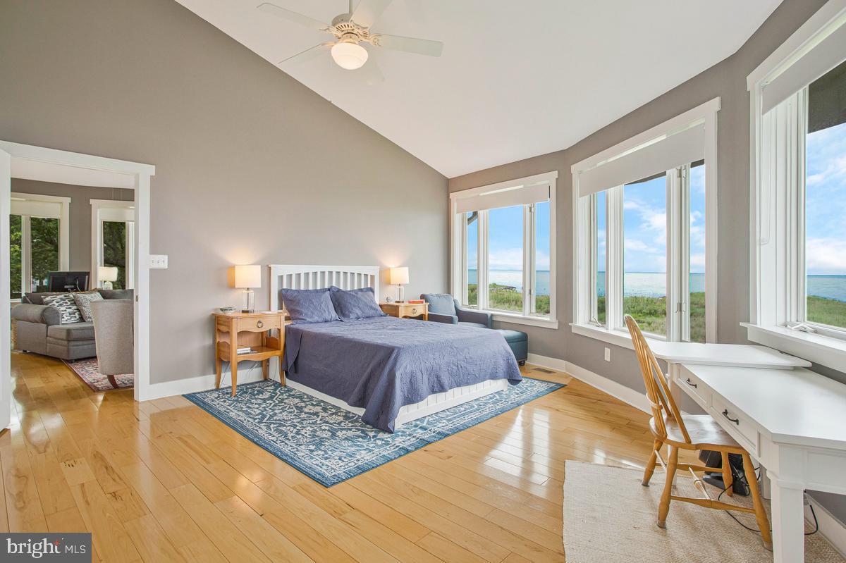 COLUMBIA BEACH - Residential