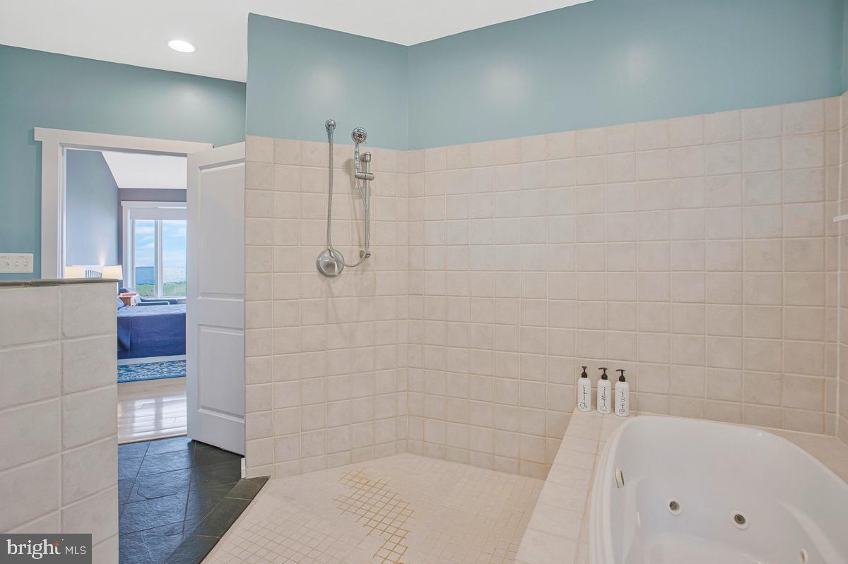 COLUMBIA BEACH - Residential