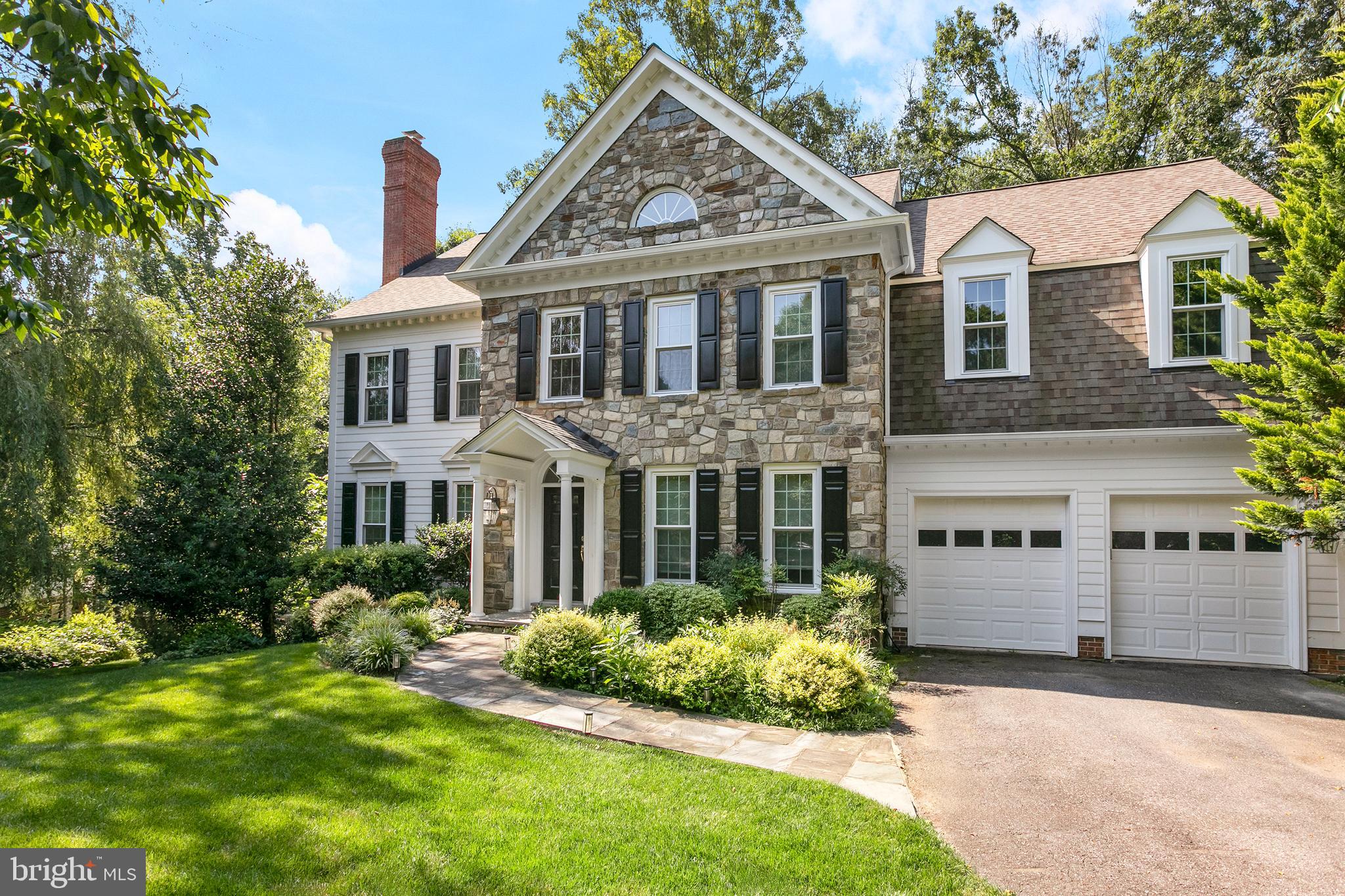 CARDEROCK SPRINGS - Residential