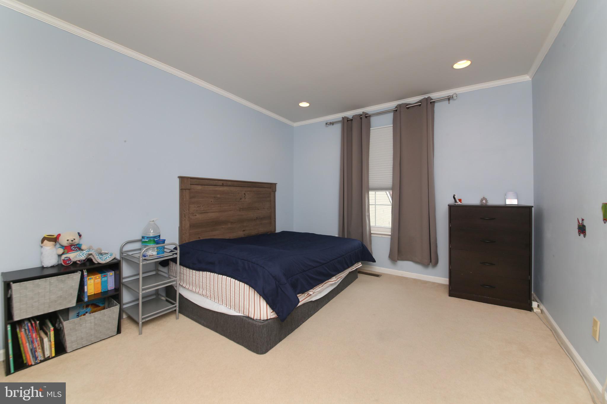 PLYMOUTH MEADOWS - Residential Lease
