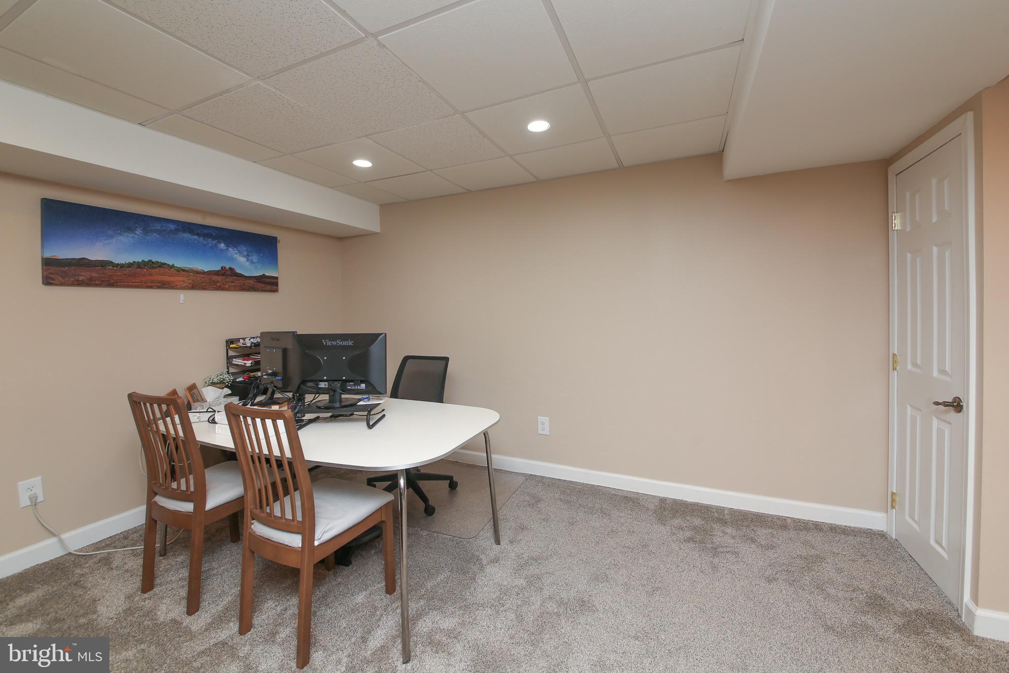 PLYMOUTH MEADOWS - Residential Lease