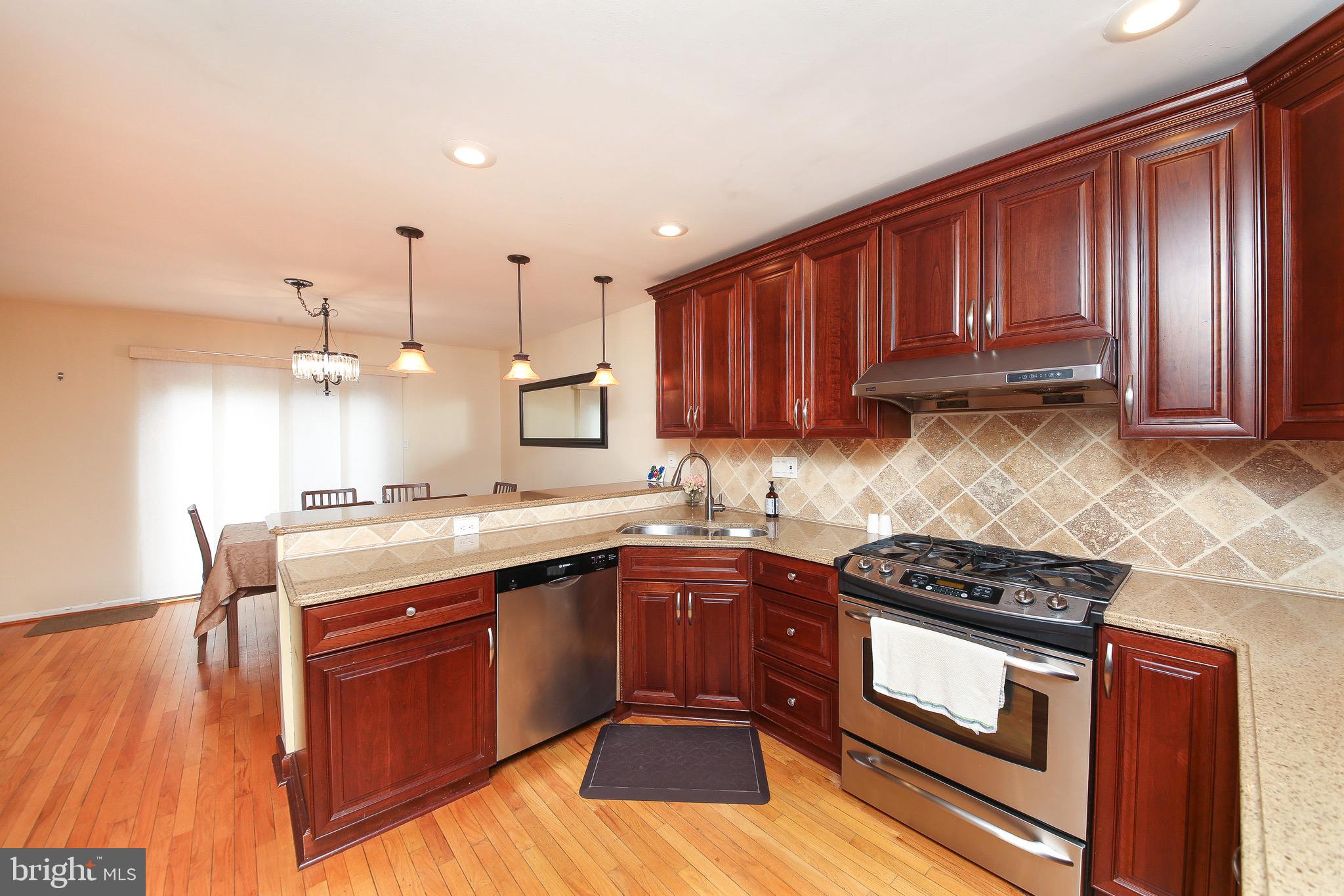 PLYMOUTH MEADOWS - Residential Lease