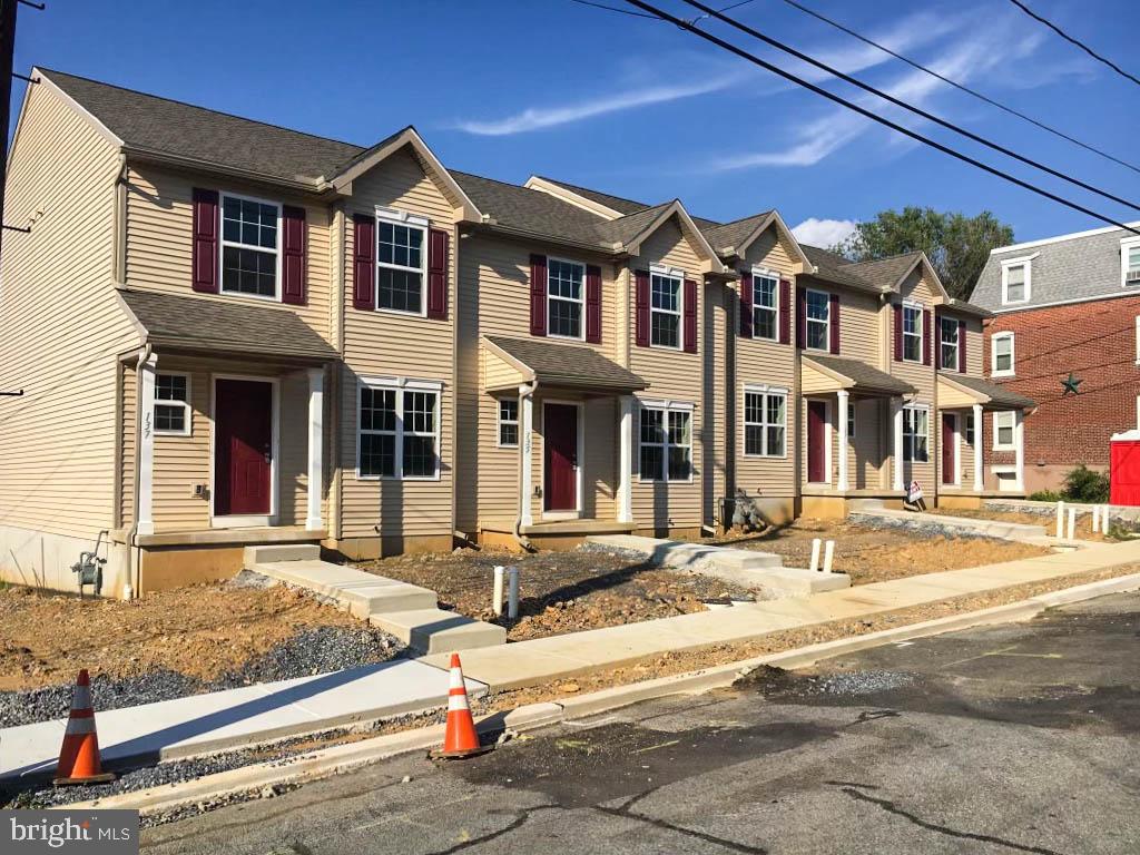 The landlord's threshold for a potential tenant is a 680 and above credit score and a history of consistent on-time payments reflected on the credit report. Rental policies: 1. The landlord will Not Accept any Applicant that: 2. Has Bad Credit or Delinquent Accounts 3. Has been evicted or sued for unpaid rent or damages to the leased property 4. Has ever refused to pay rent for any reason.