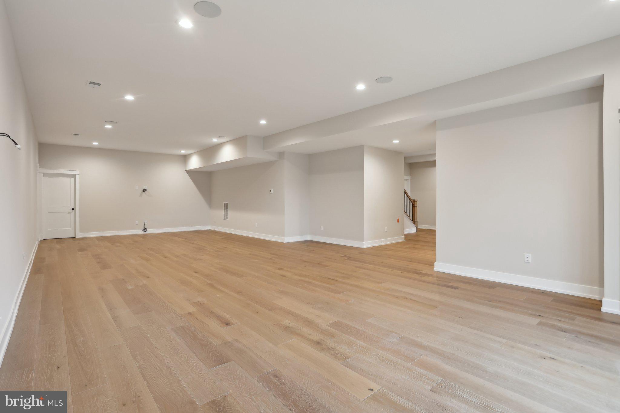GARNET POINTE - Residential
