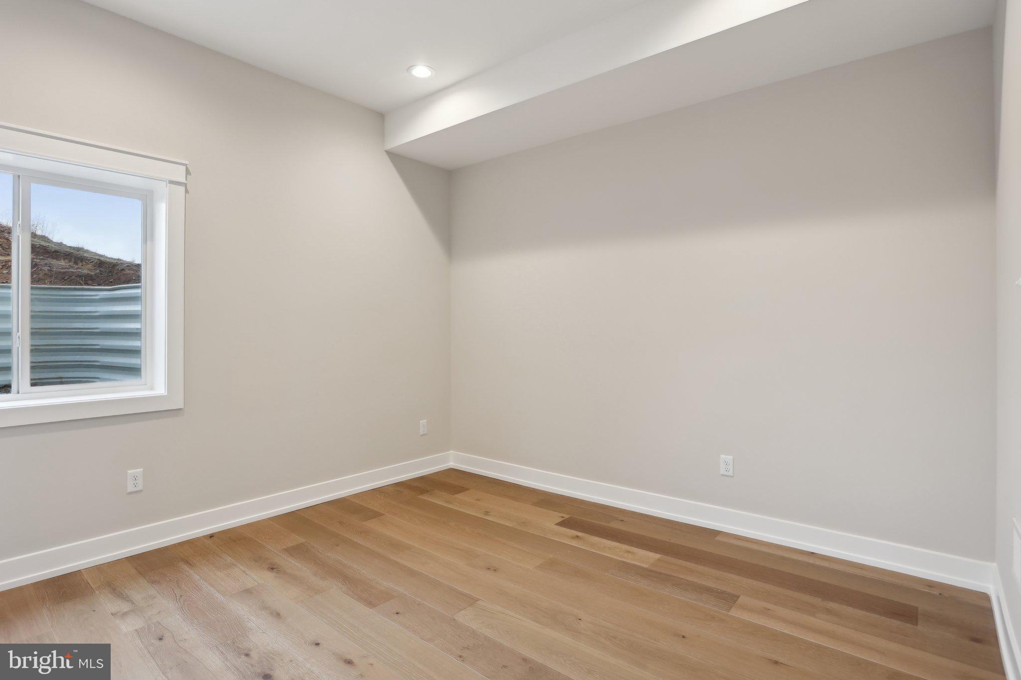 GARNET POINTE - Residential