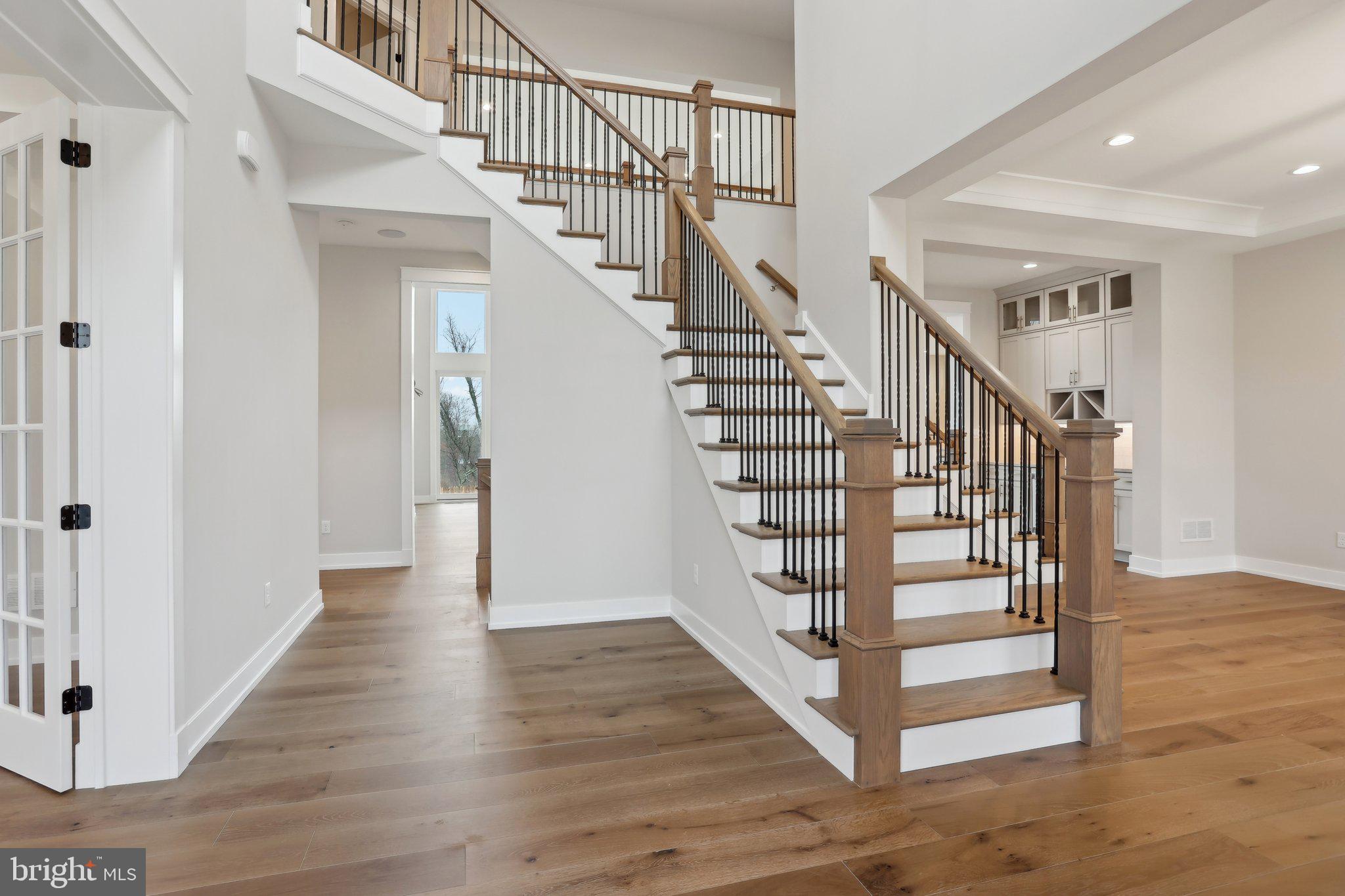 GARNET POINTE - Residential