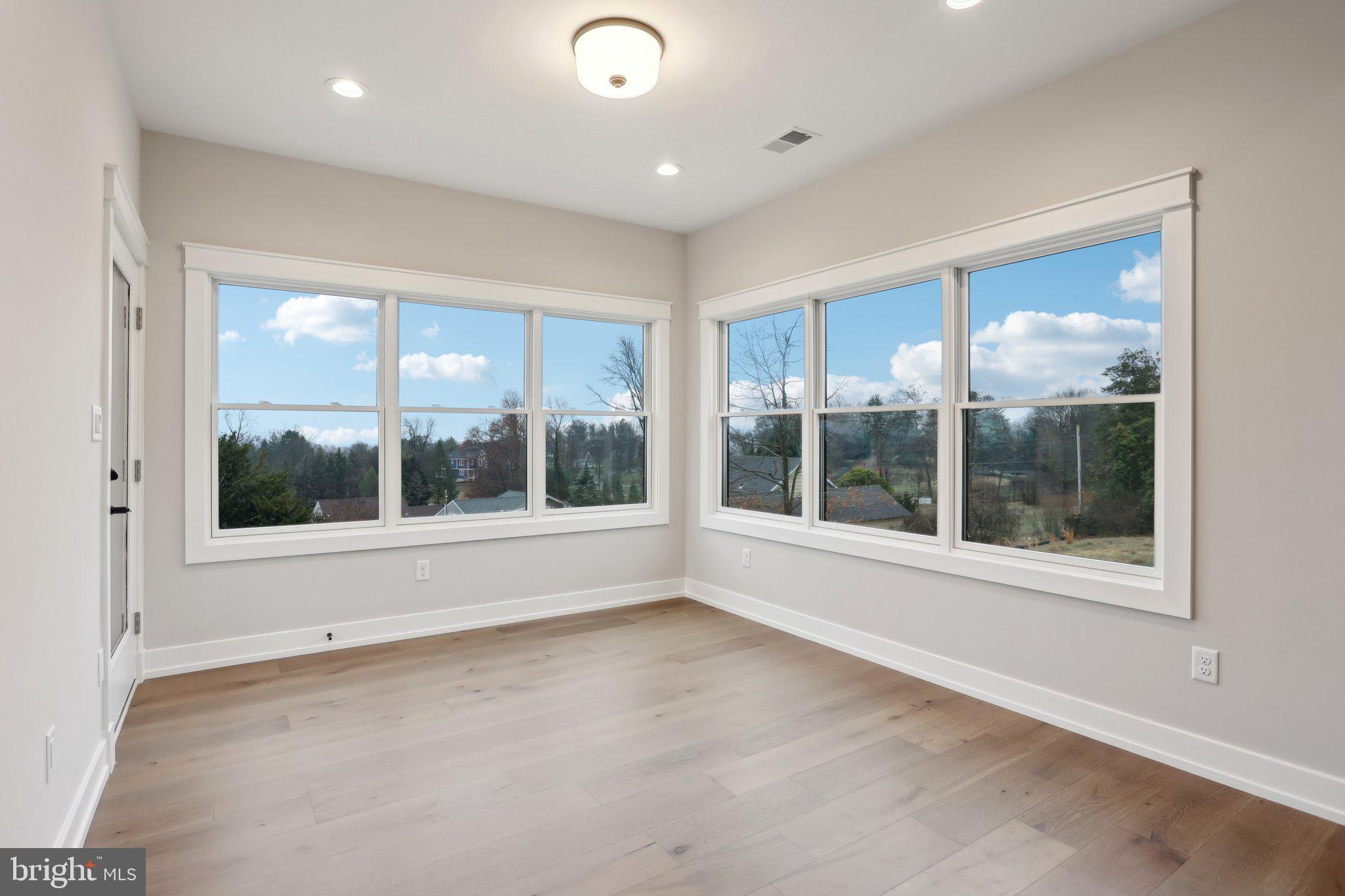 GARNET POINTE - Residential