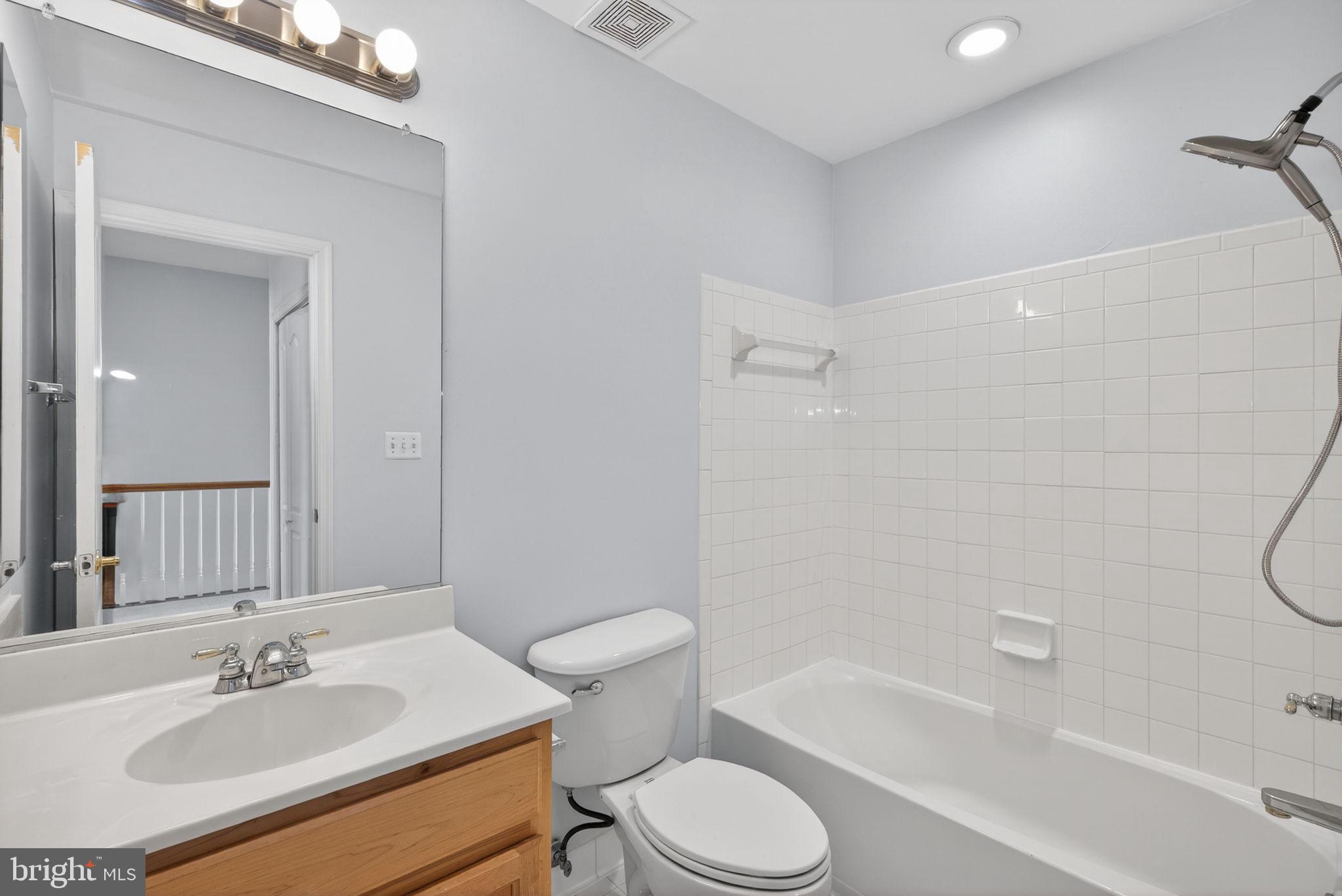 SQUIRREL HILL - Residential