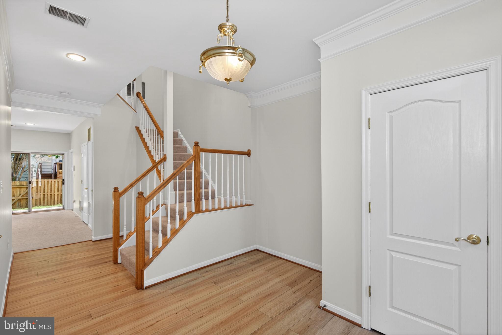 SQUIRREL HILL - Residential