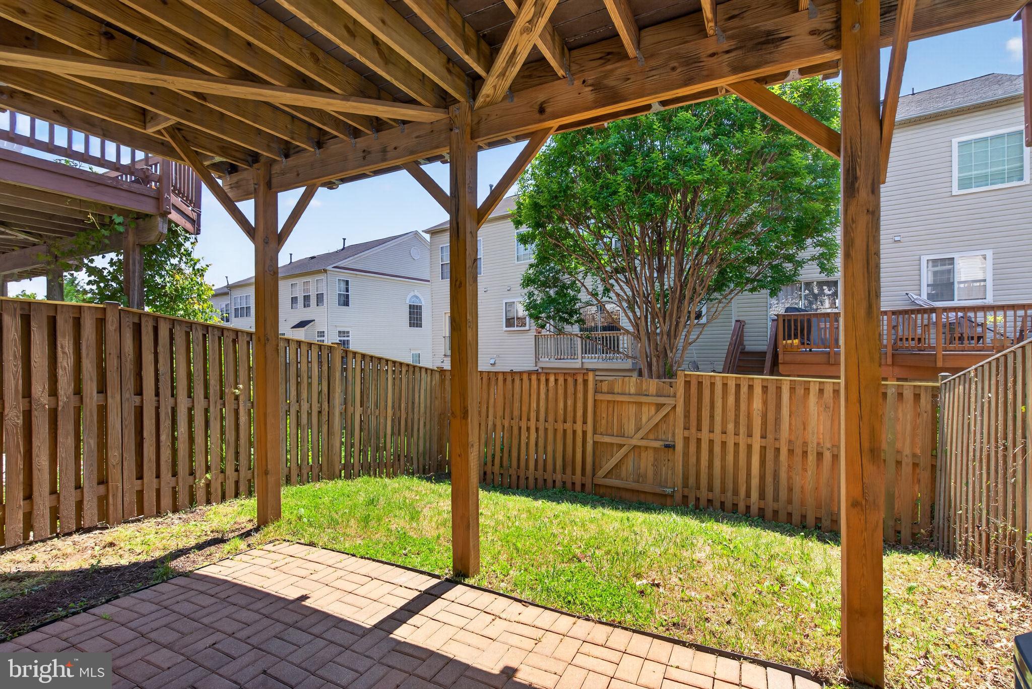 SQUIRREL HILL - Residential