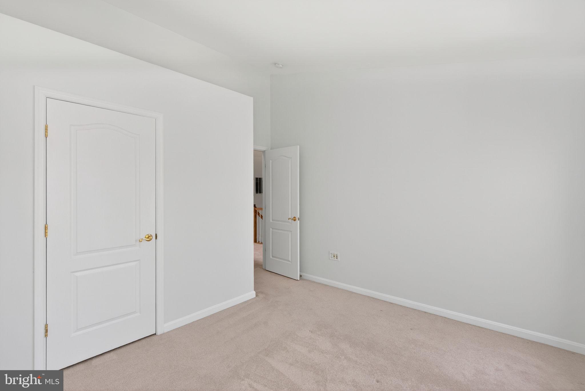 SQUIRREL HILL - Residential