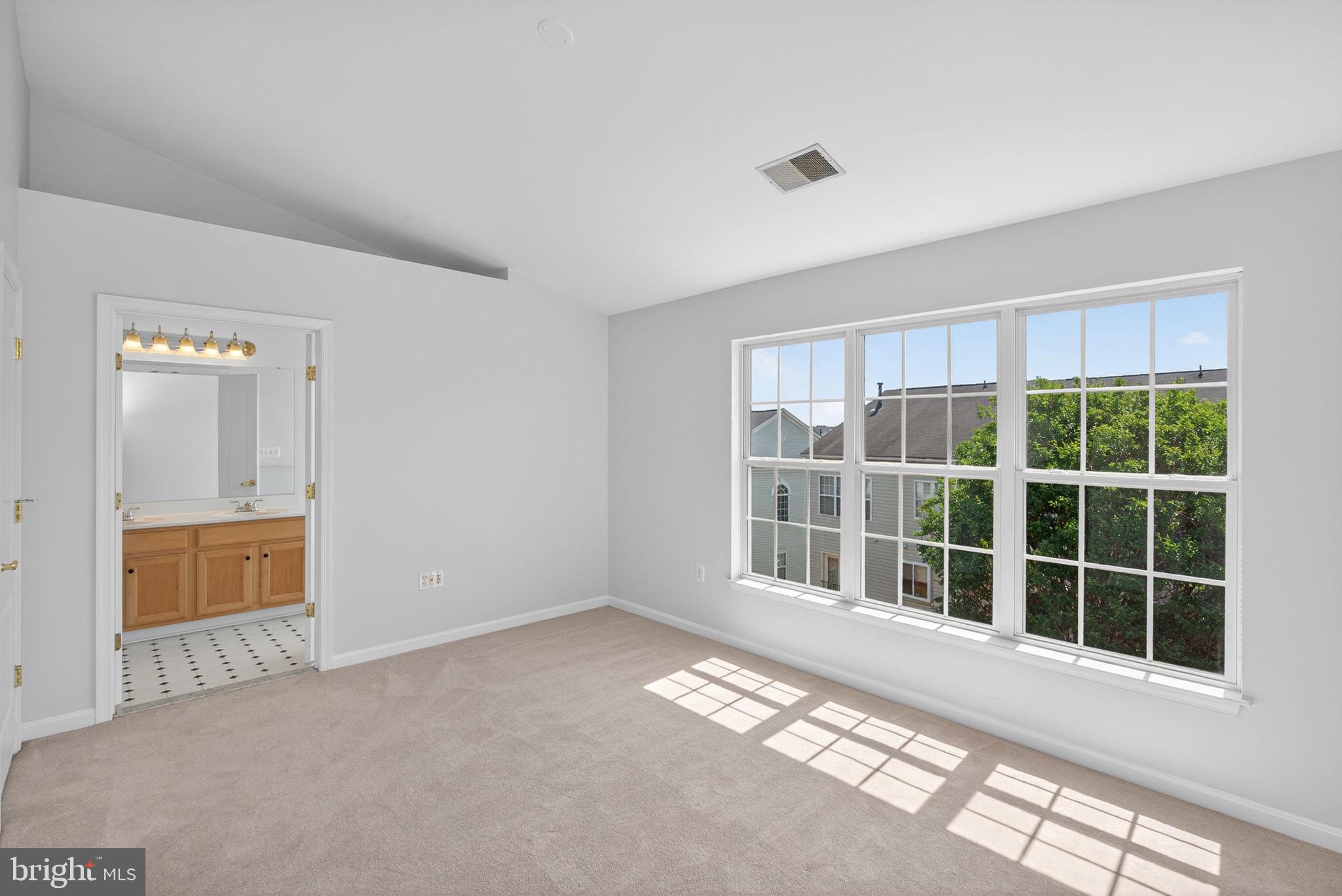 SQUIRREL HILL - Residential