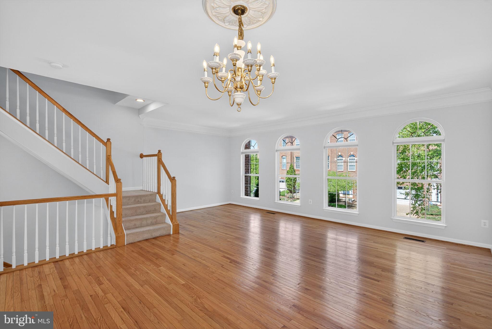 SQUIRREL HILL - Residential