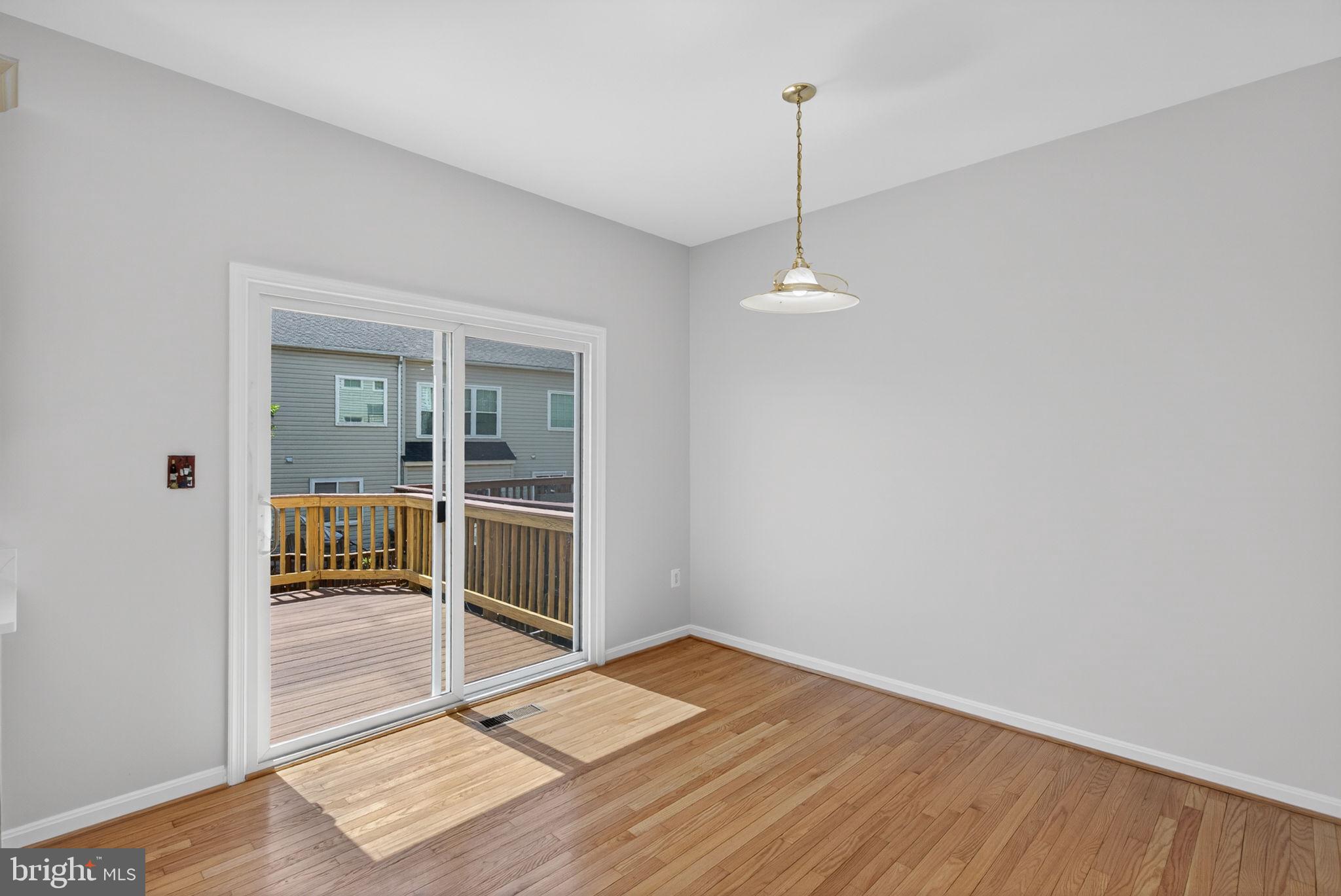 SQUIRREL HILL - Residential