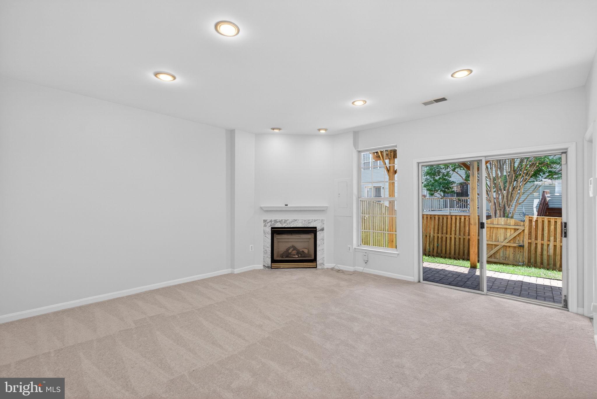 SQUIRREL HILL - Residential