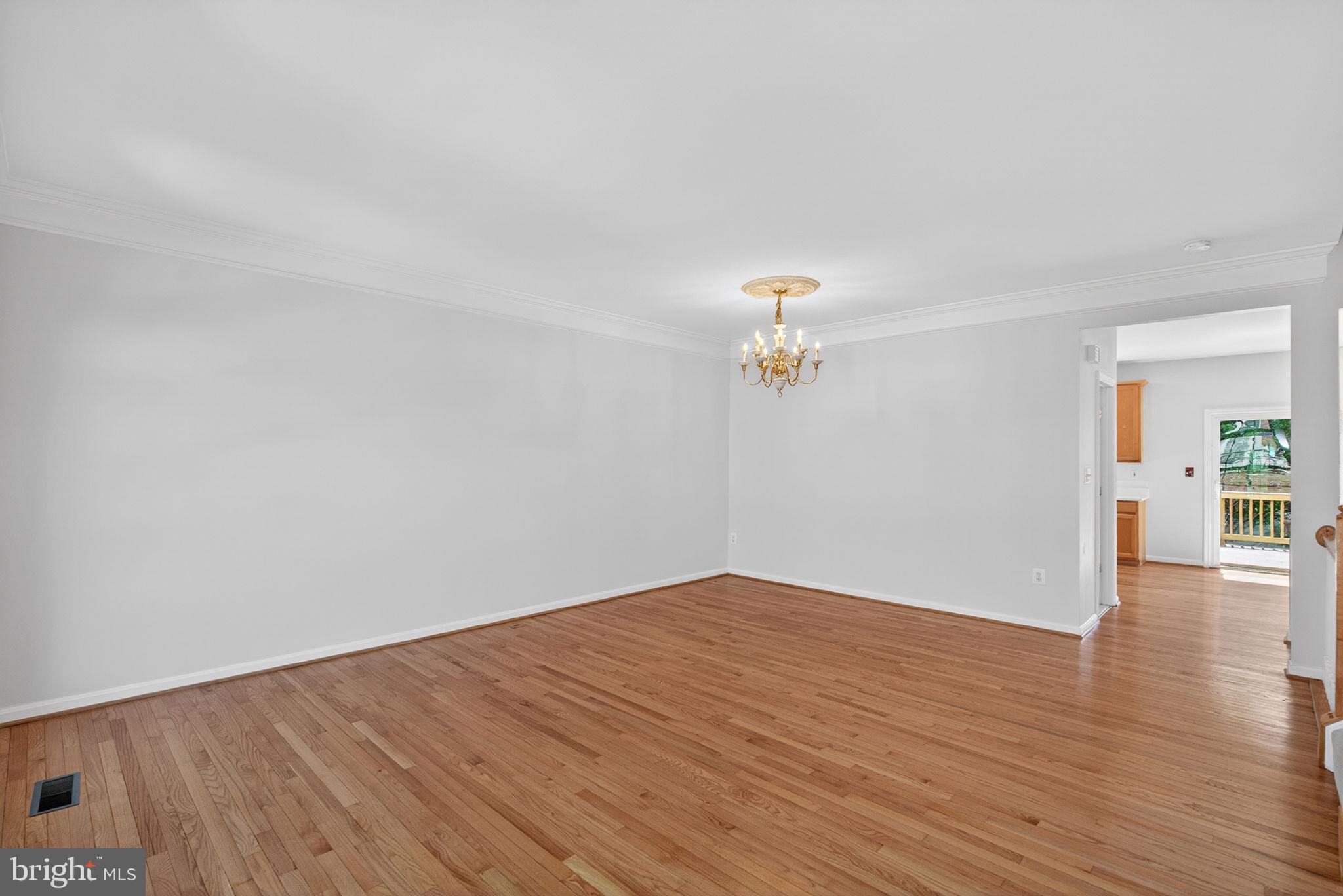 SQUIRREL HILL - Residential