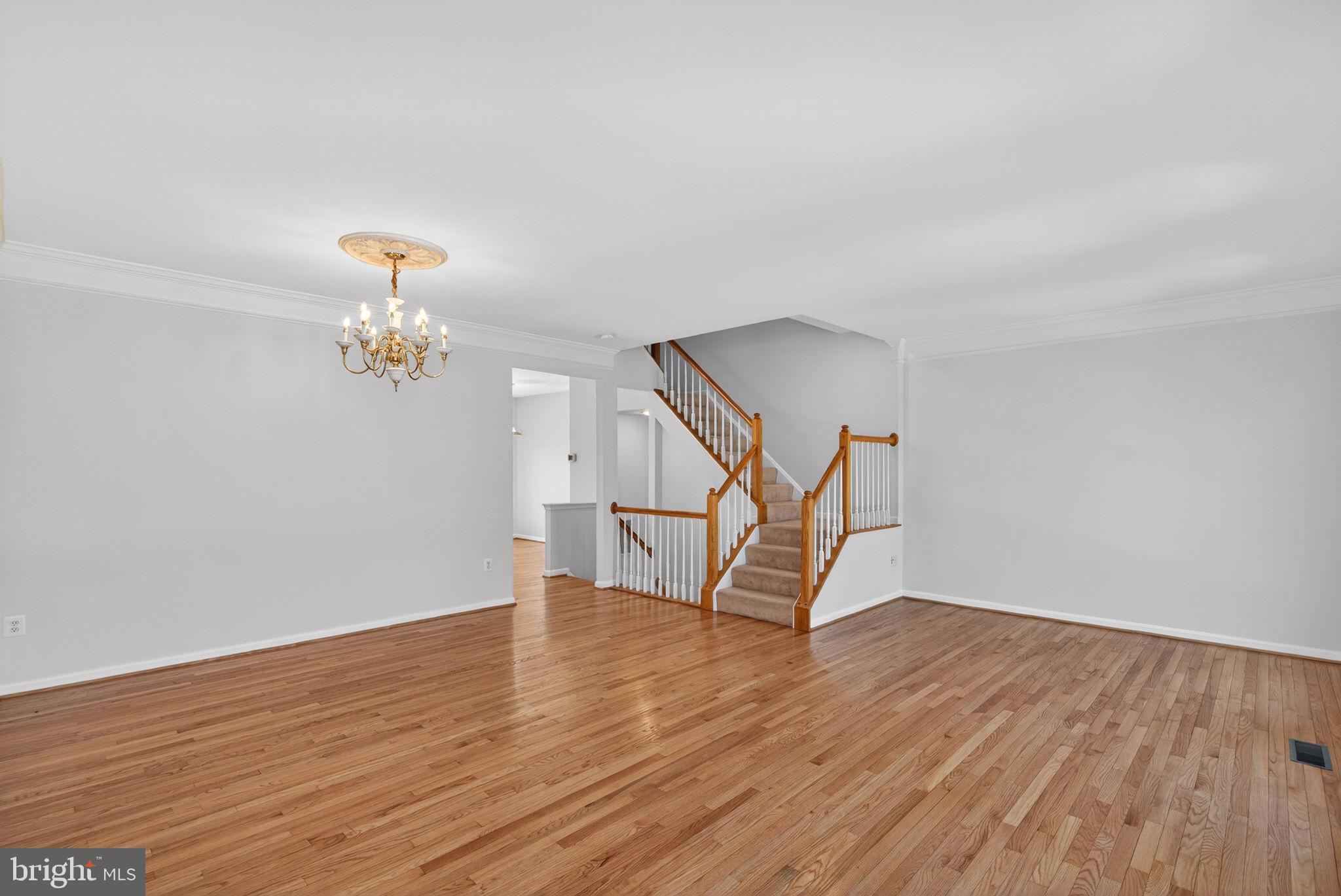 SQUIRREL HILL - Residential