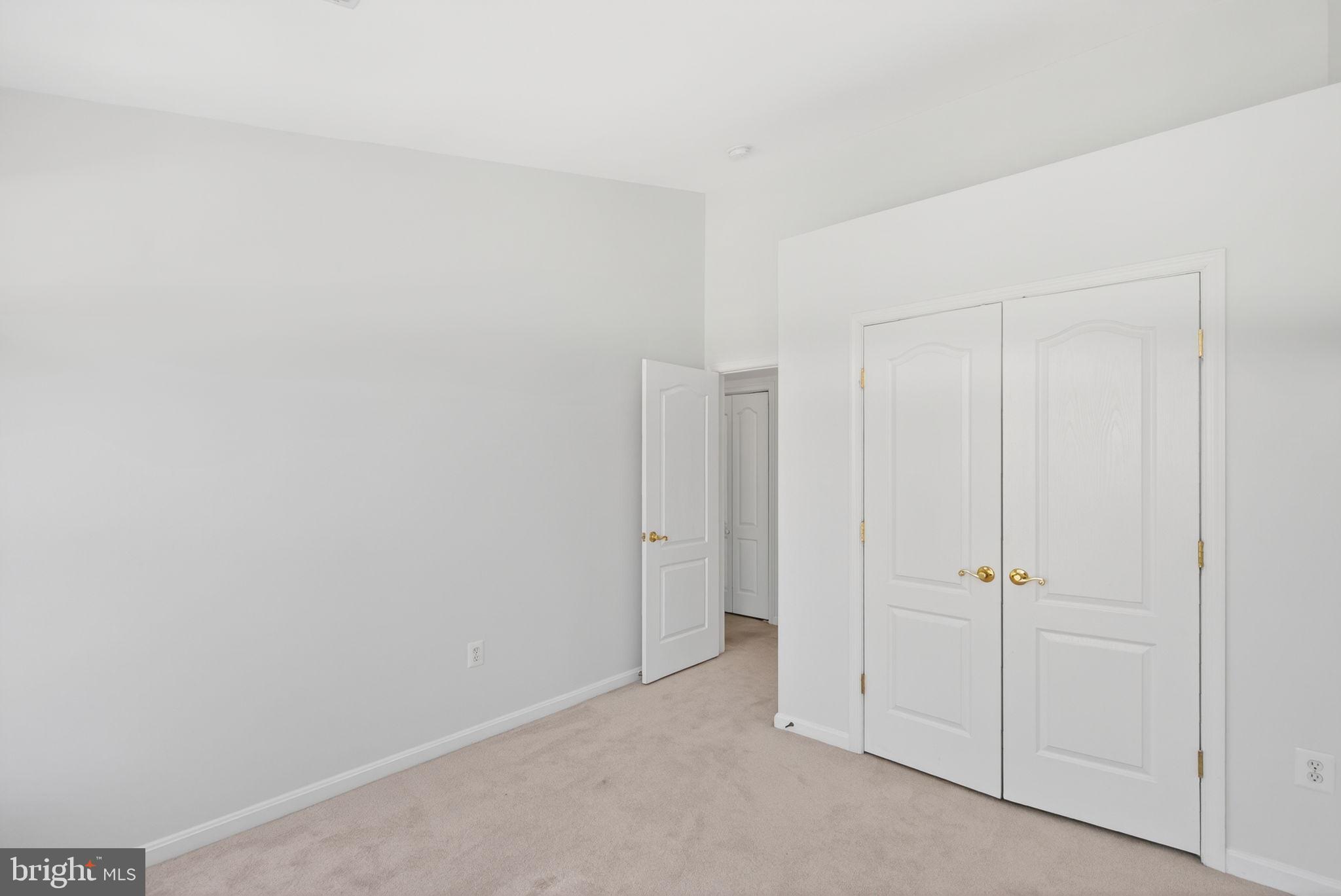 SQUIRREL HILL - Residential