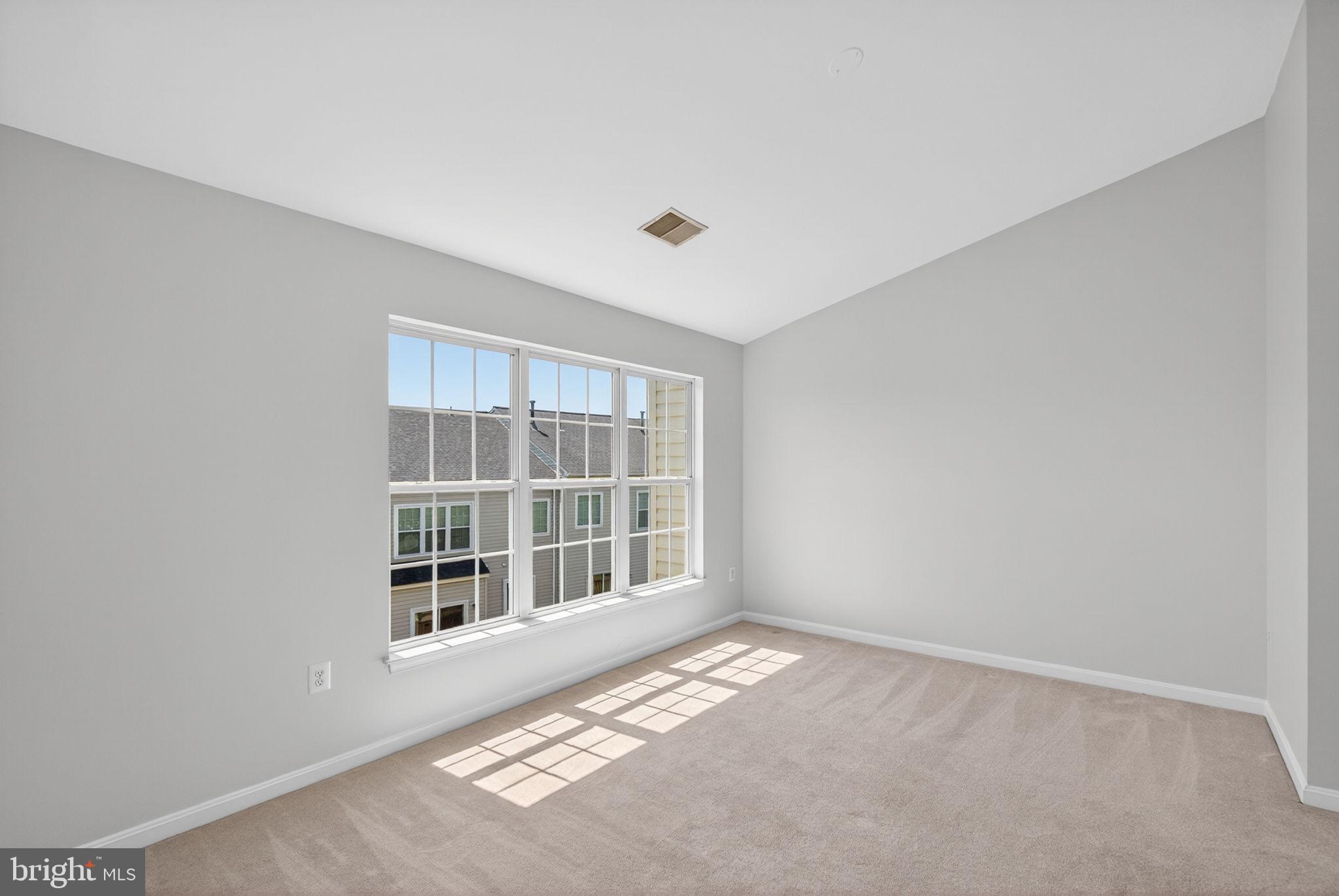 SQUIRREL HILL - Residential
