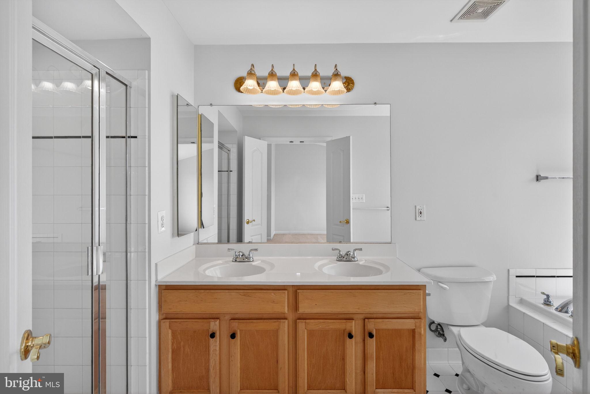 SQUIRREL HILL - Residential