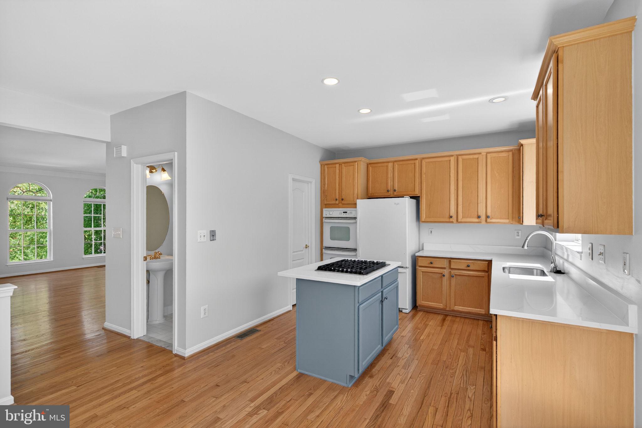 SQUIRREL HILL - Residential