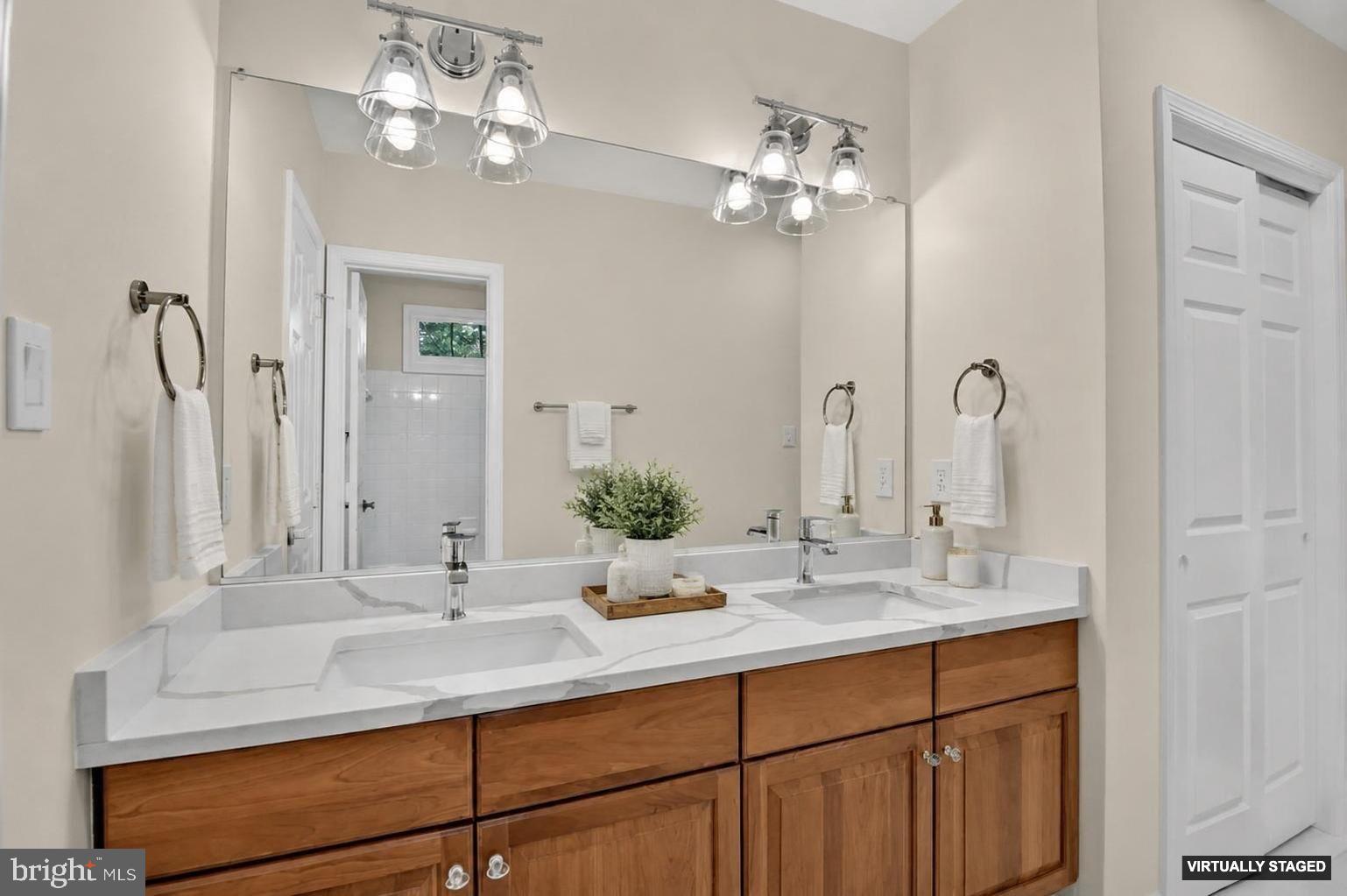PALATINE OAKS - Residential