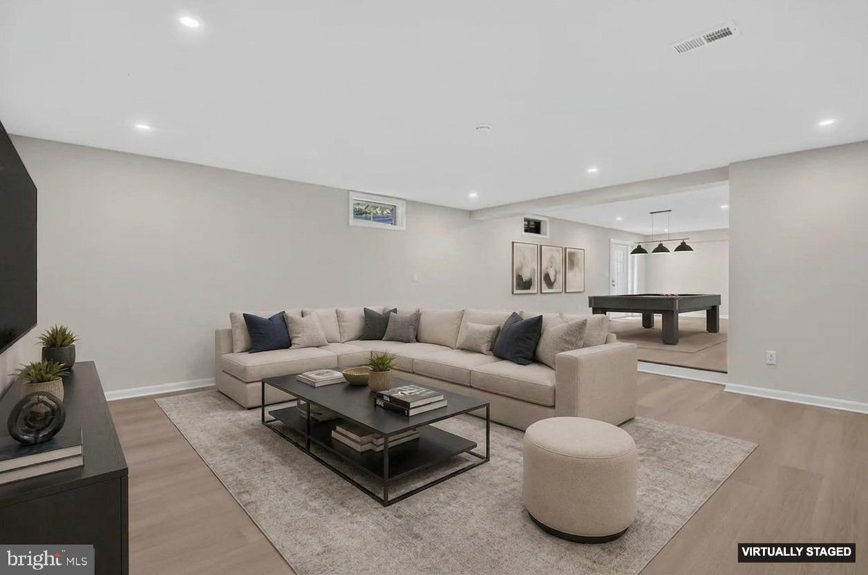 PALATINE OAKS - Residential