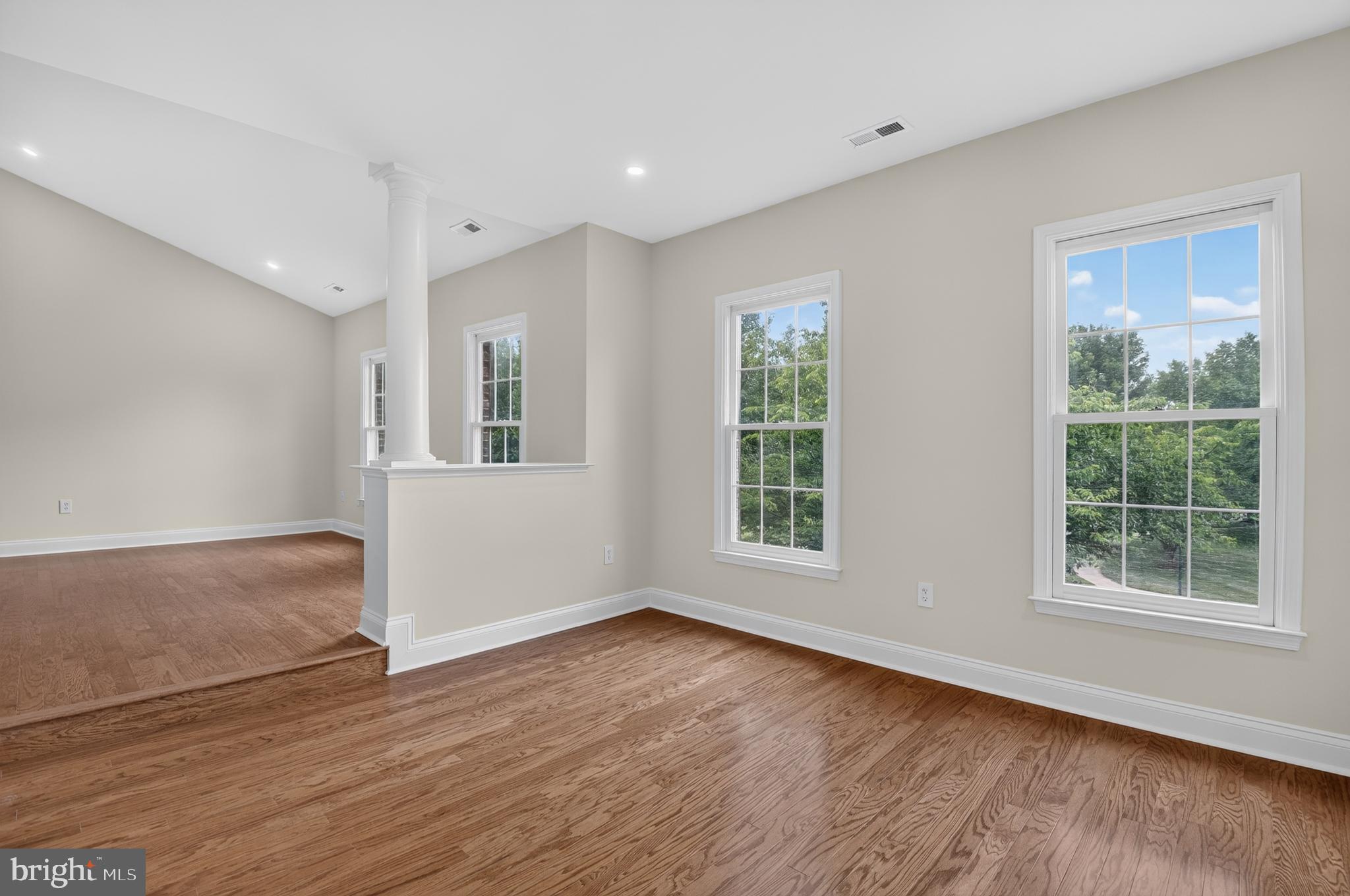 PALATINE OAKS - Residential