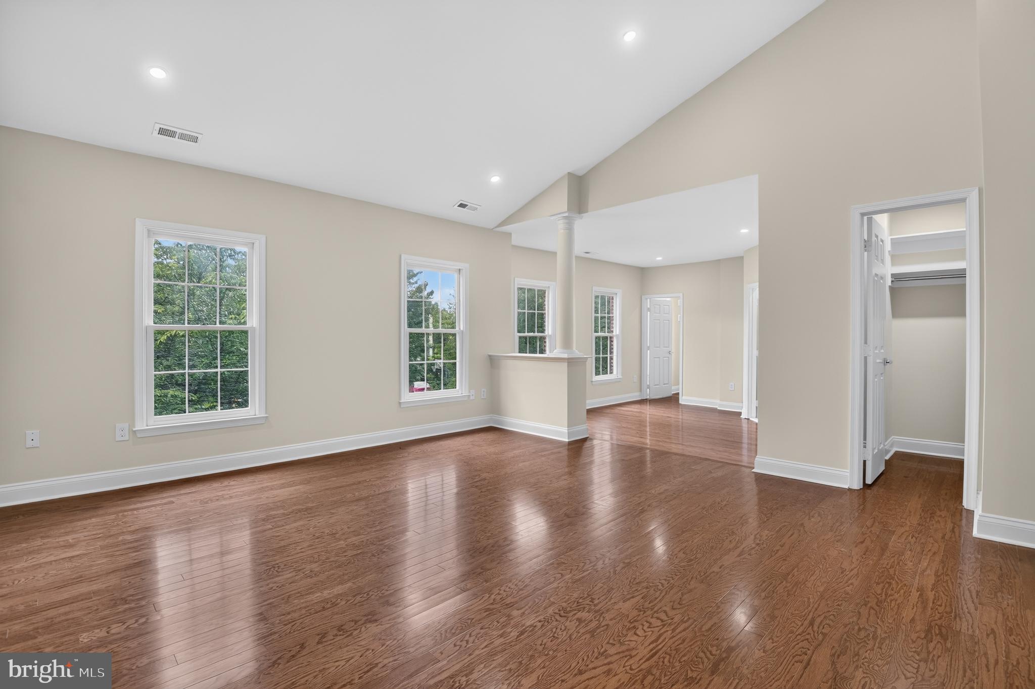PALATINE OAKS - Residential