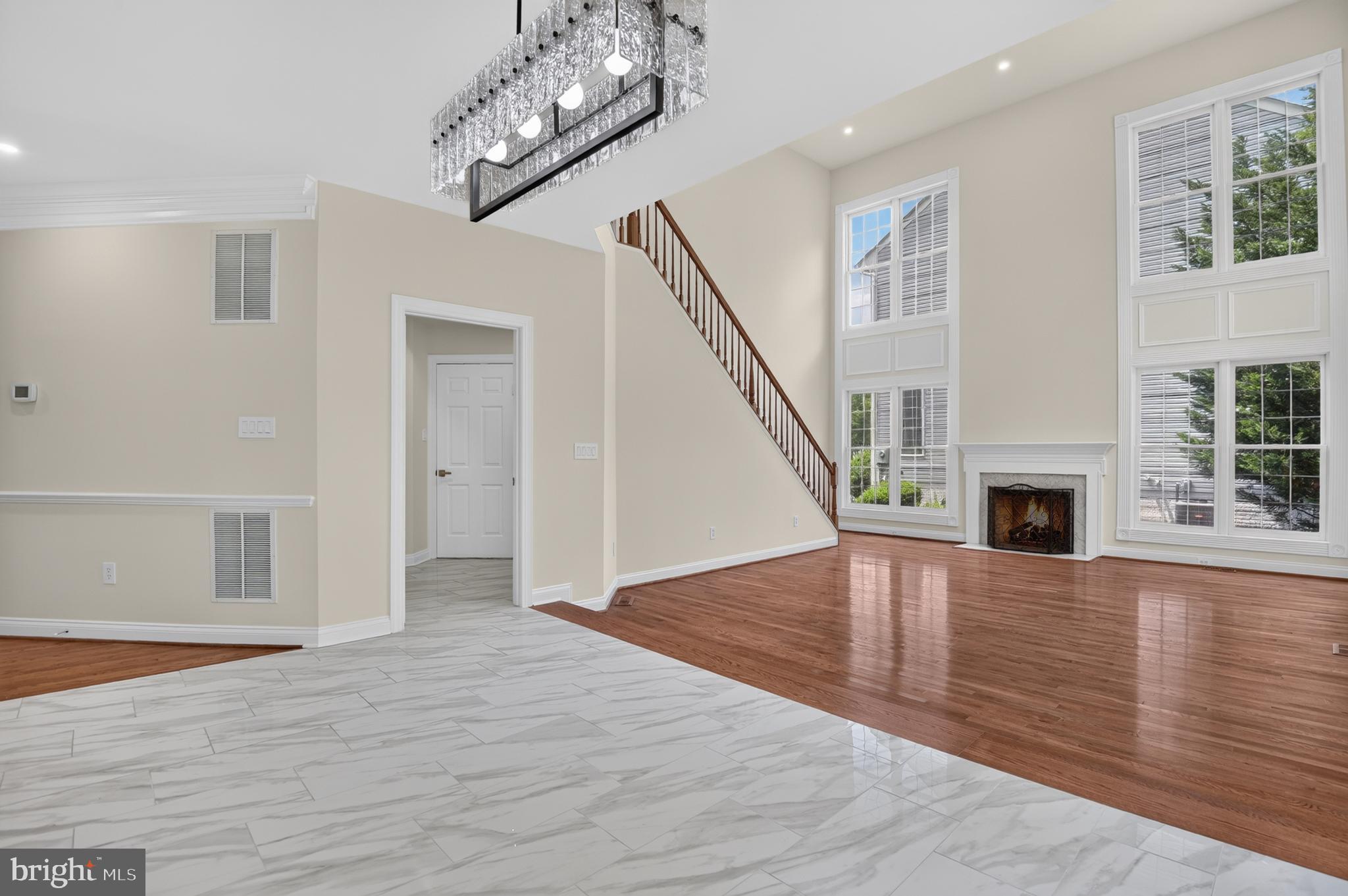PALATINE OAKS - Residential