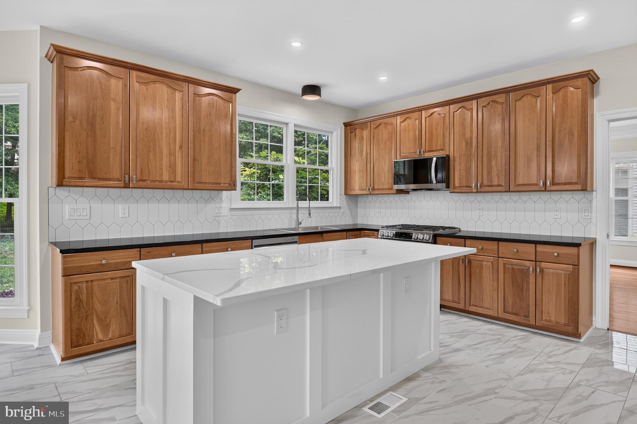 PALATINE OAKS - Residential