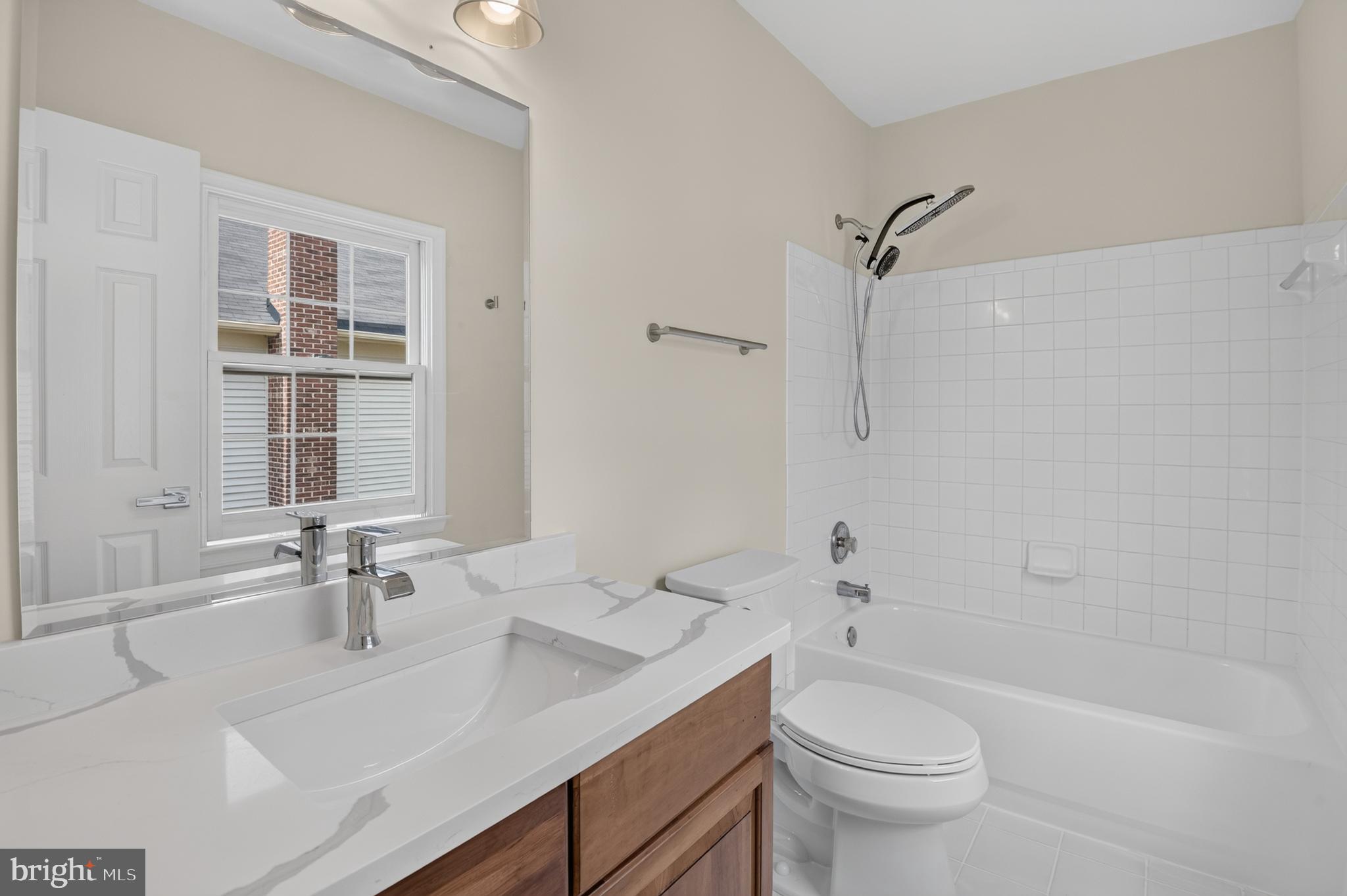 PALATINE OAKS - Residential
