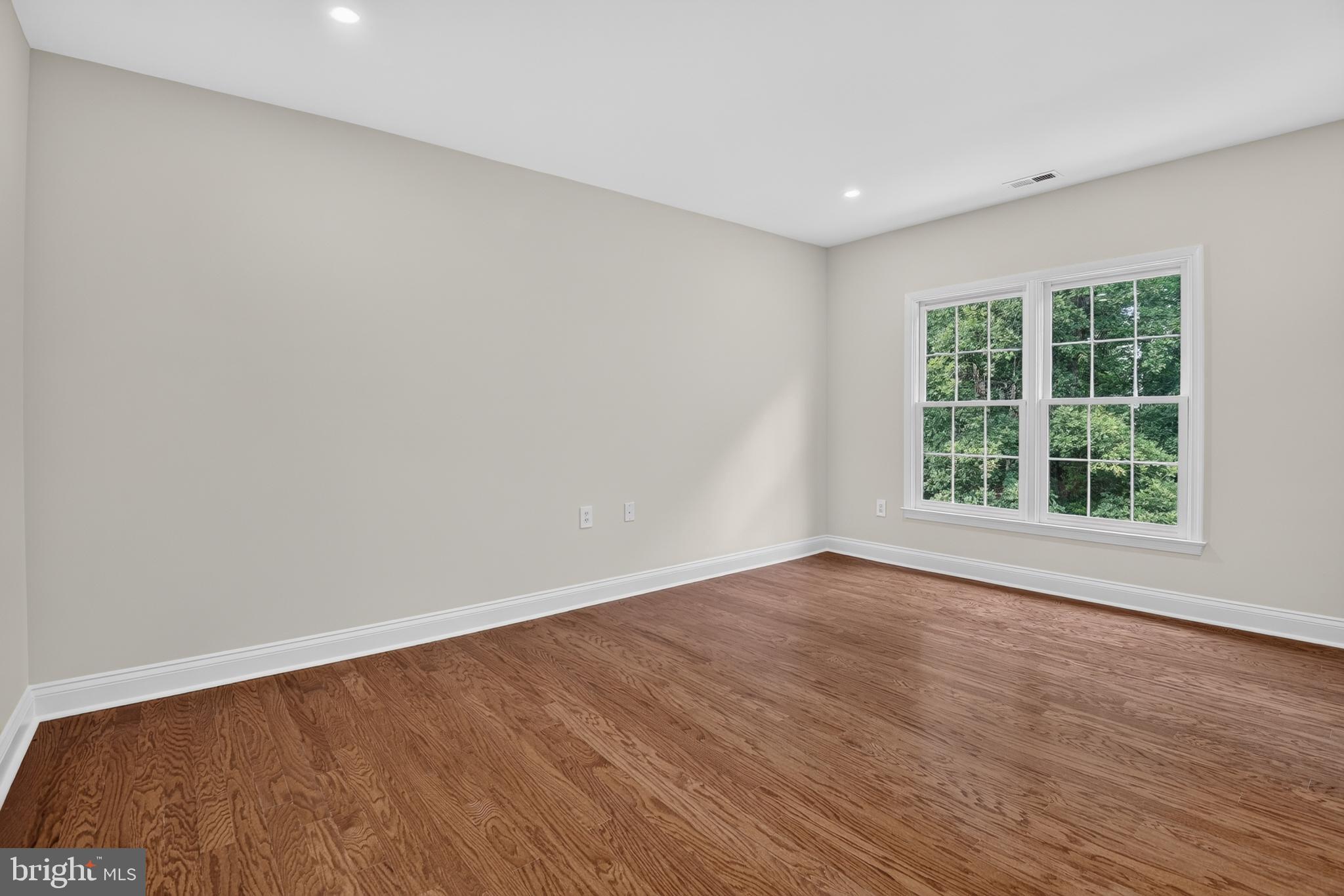 PALATINE OAKS - Residential