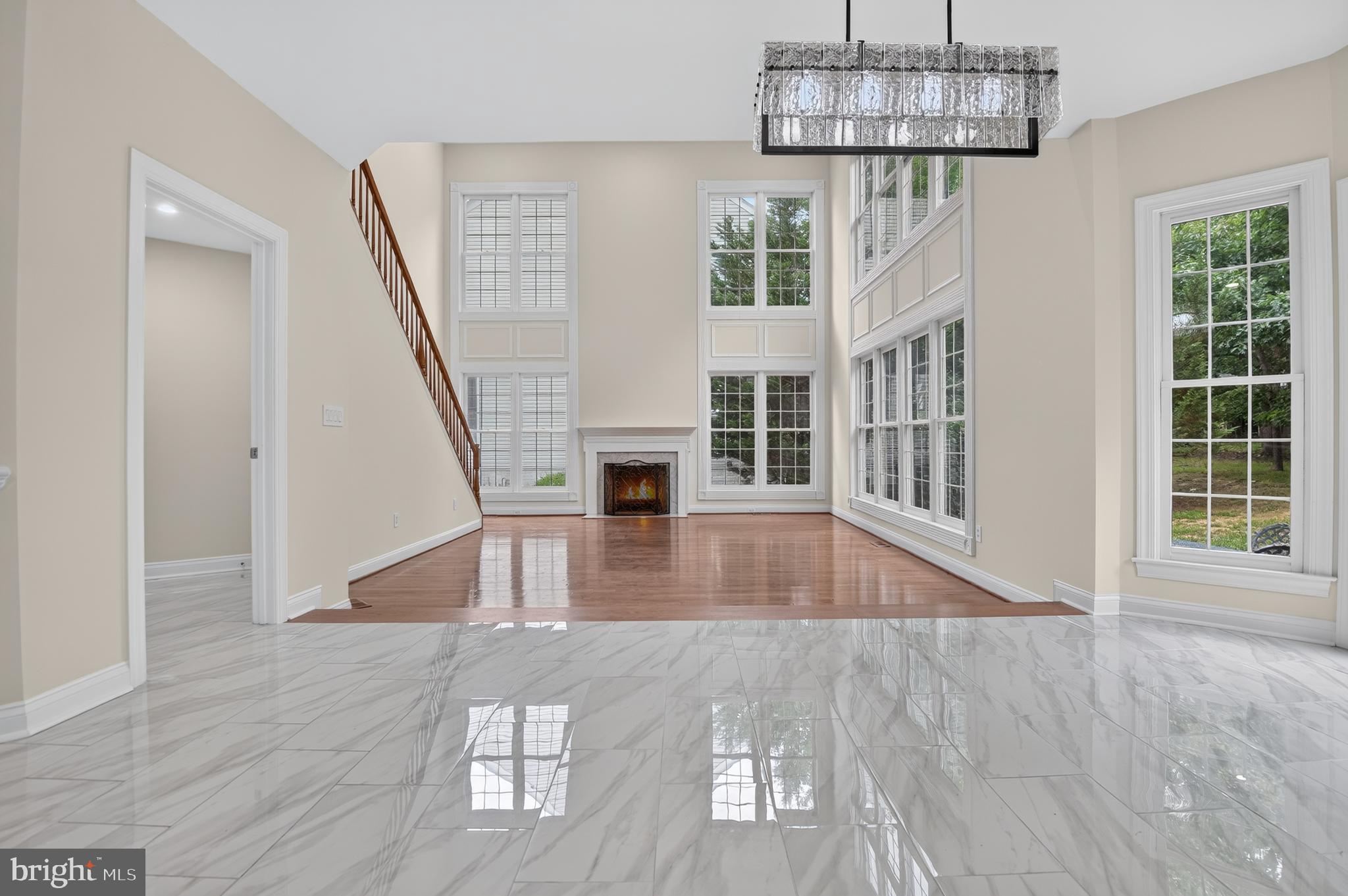 PALATINE OAKS - Residential