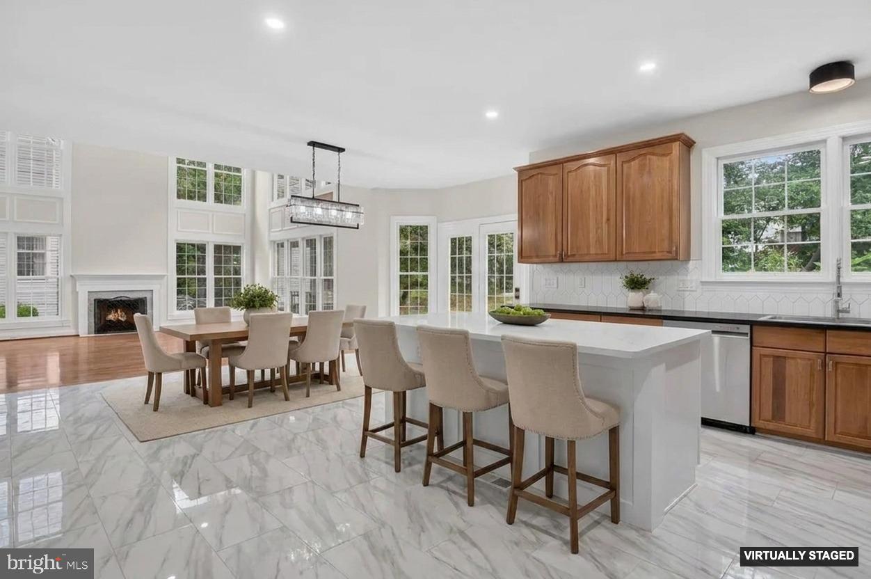 PALATINE OAKS - Residential