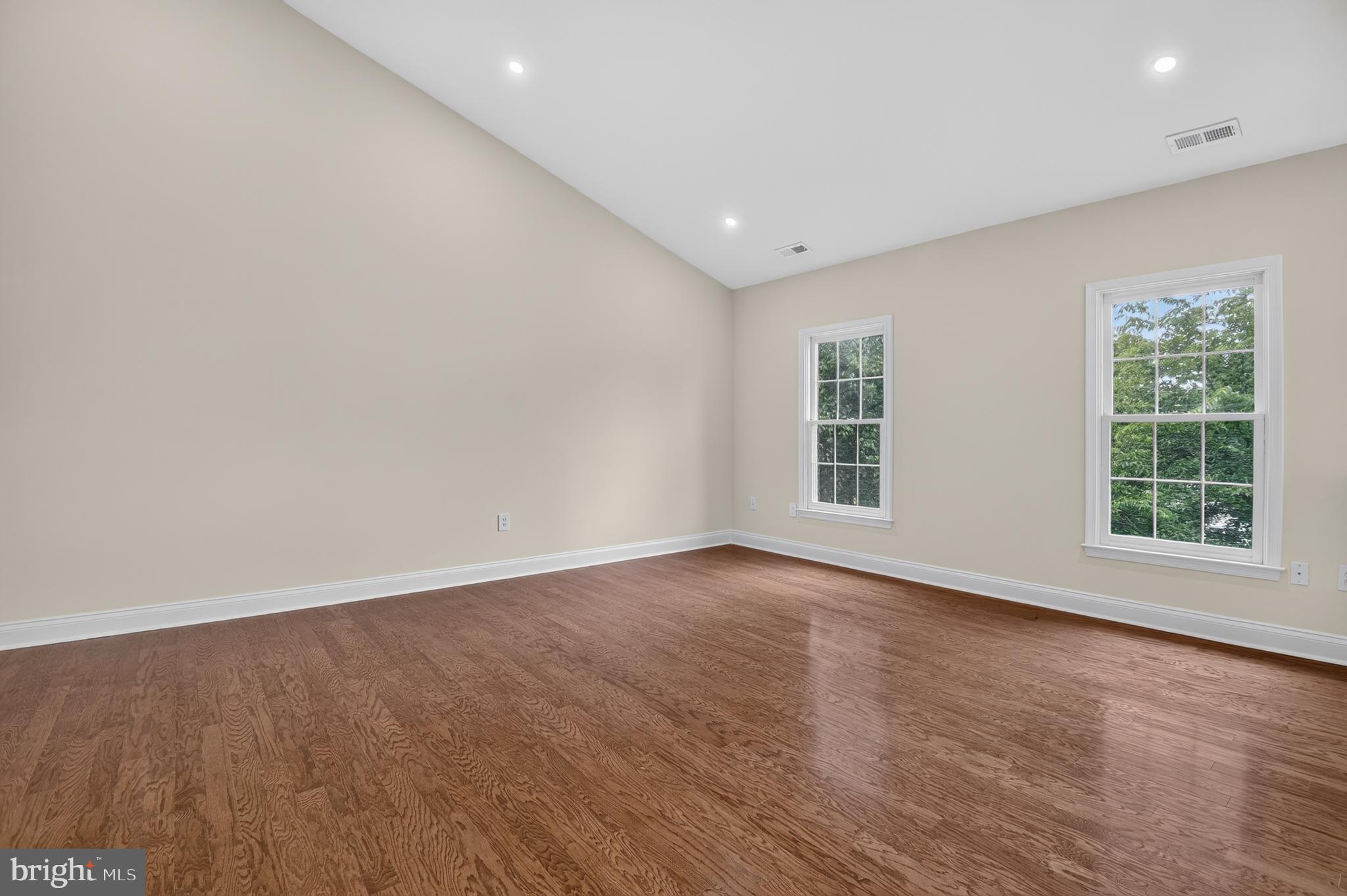 PALATINE OAKS - Residential