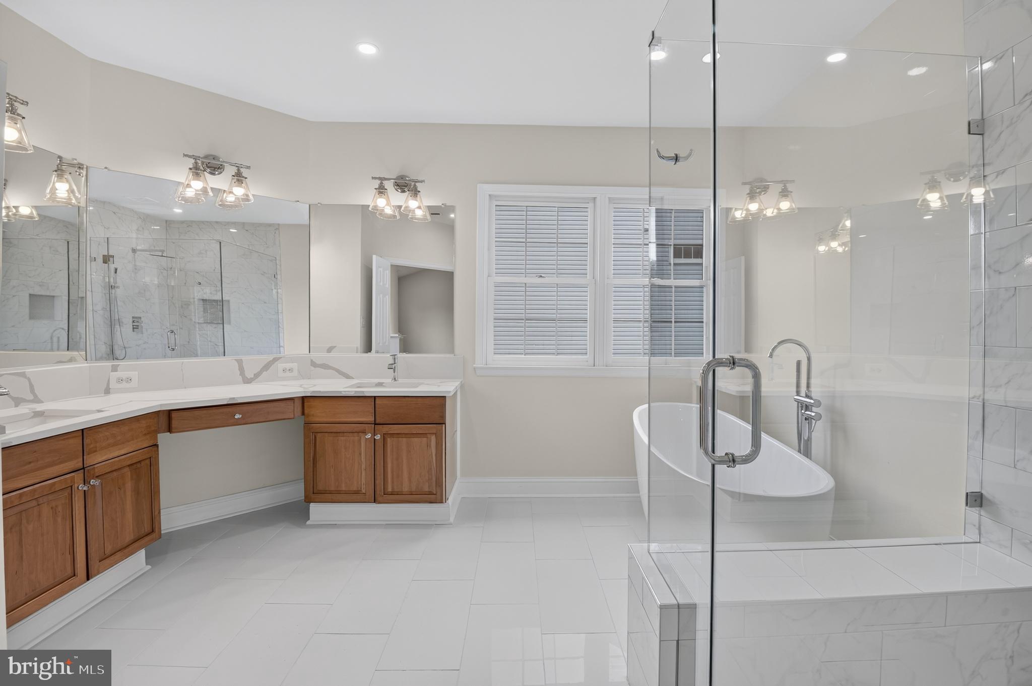 PALATINE OAKS - Residential
