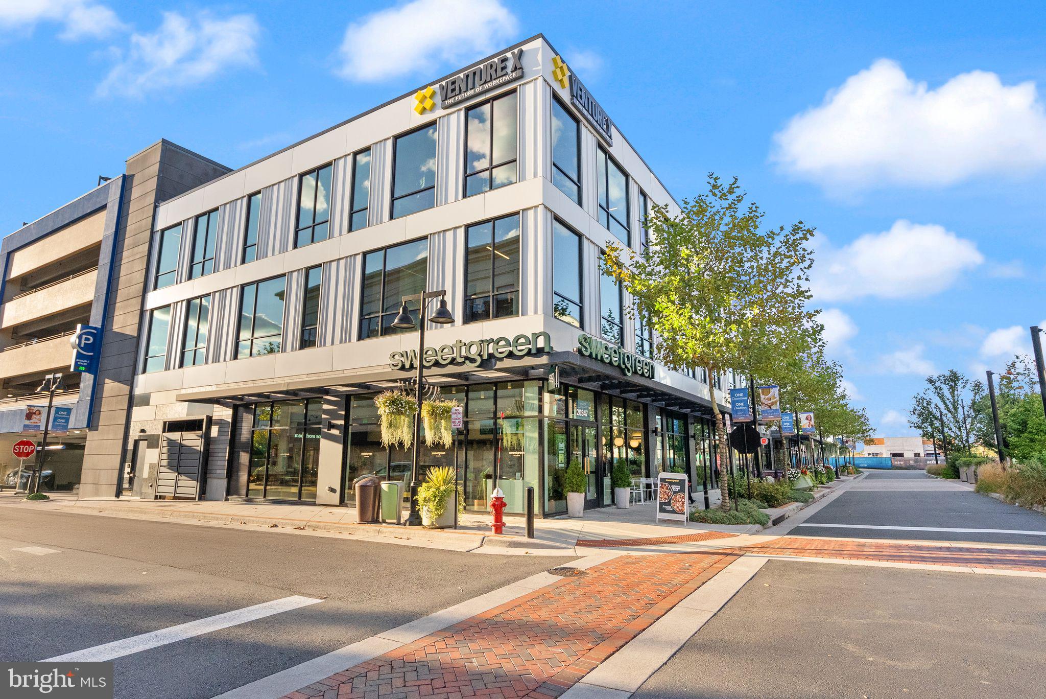 ONE LOUDOUN - Residential