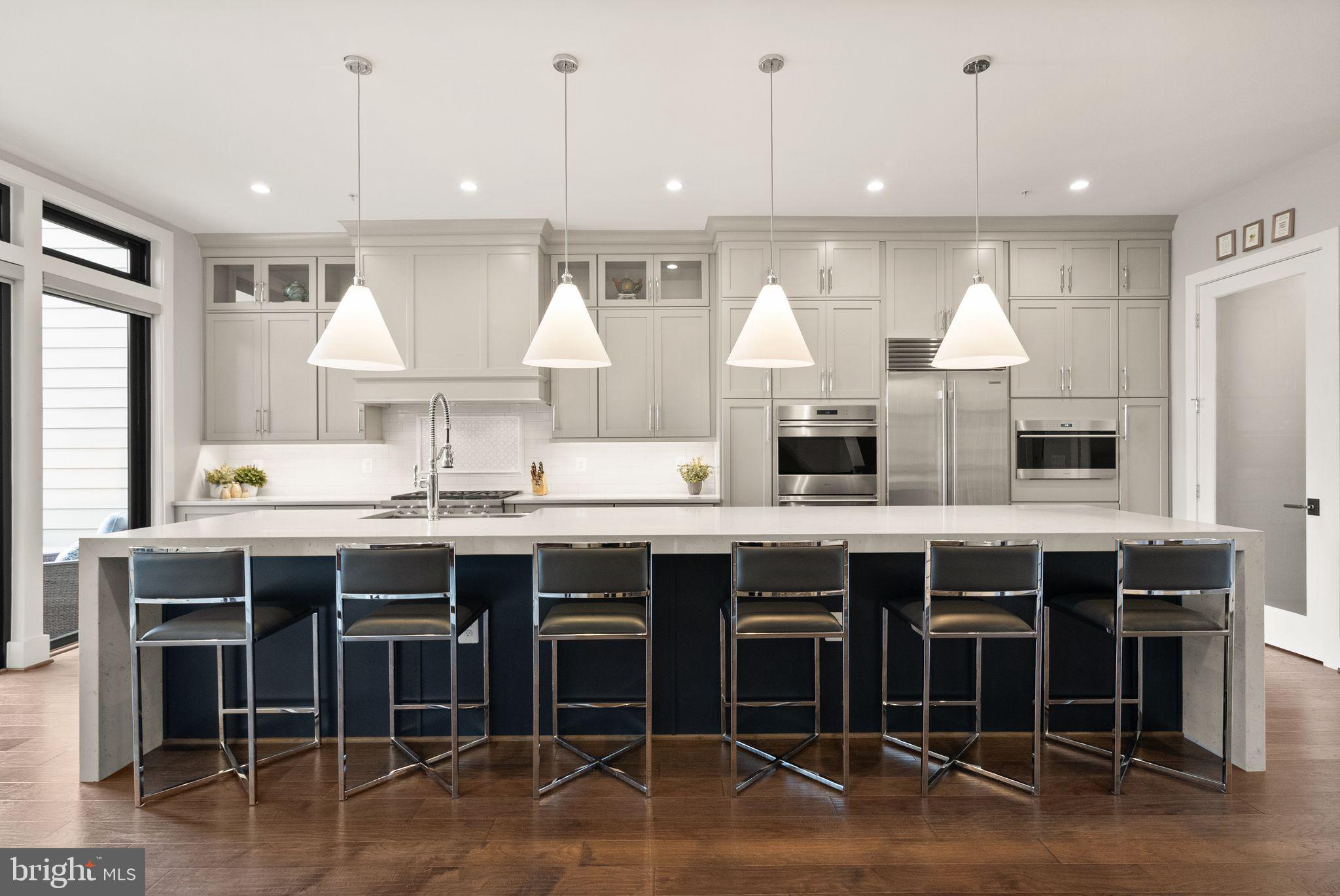 ONE LOUDOUN - Residential