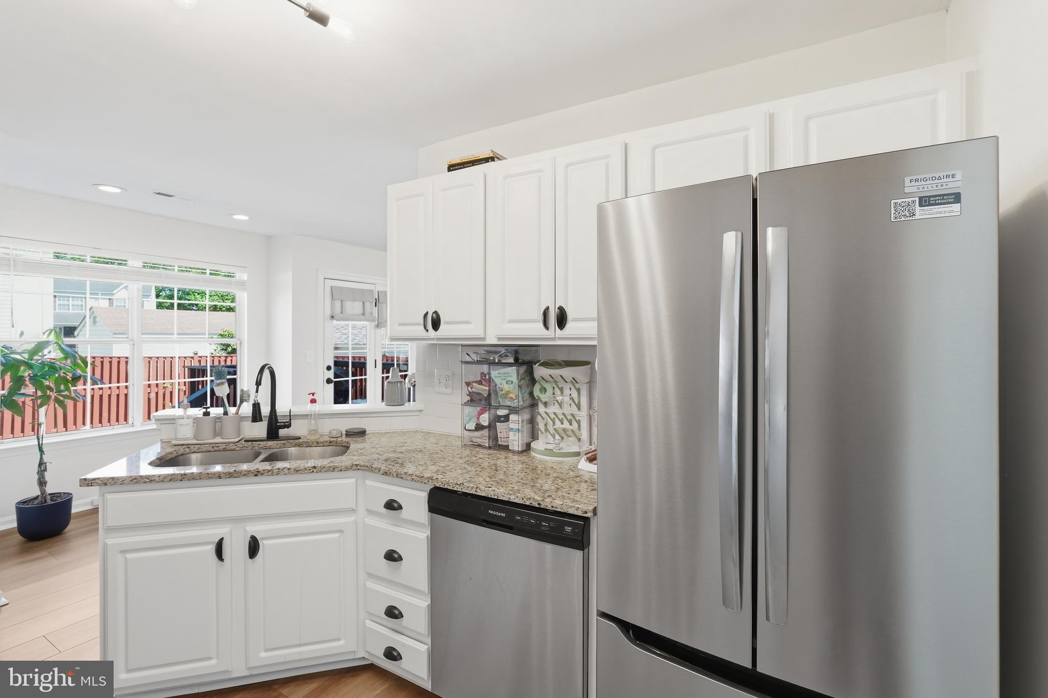 OXFORD OAKS - Residential