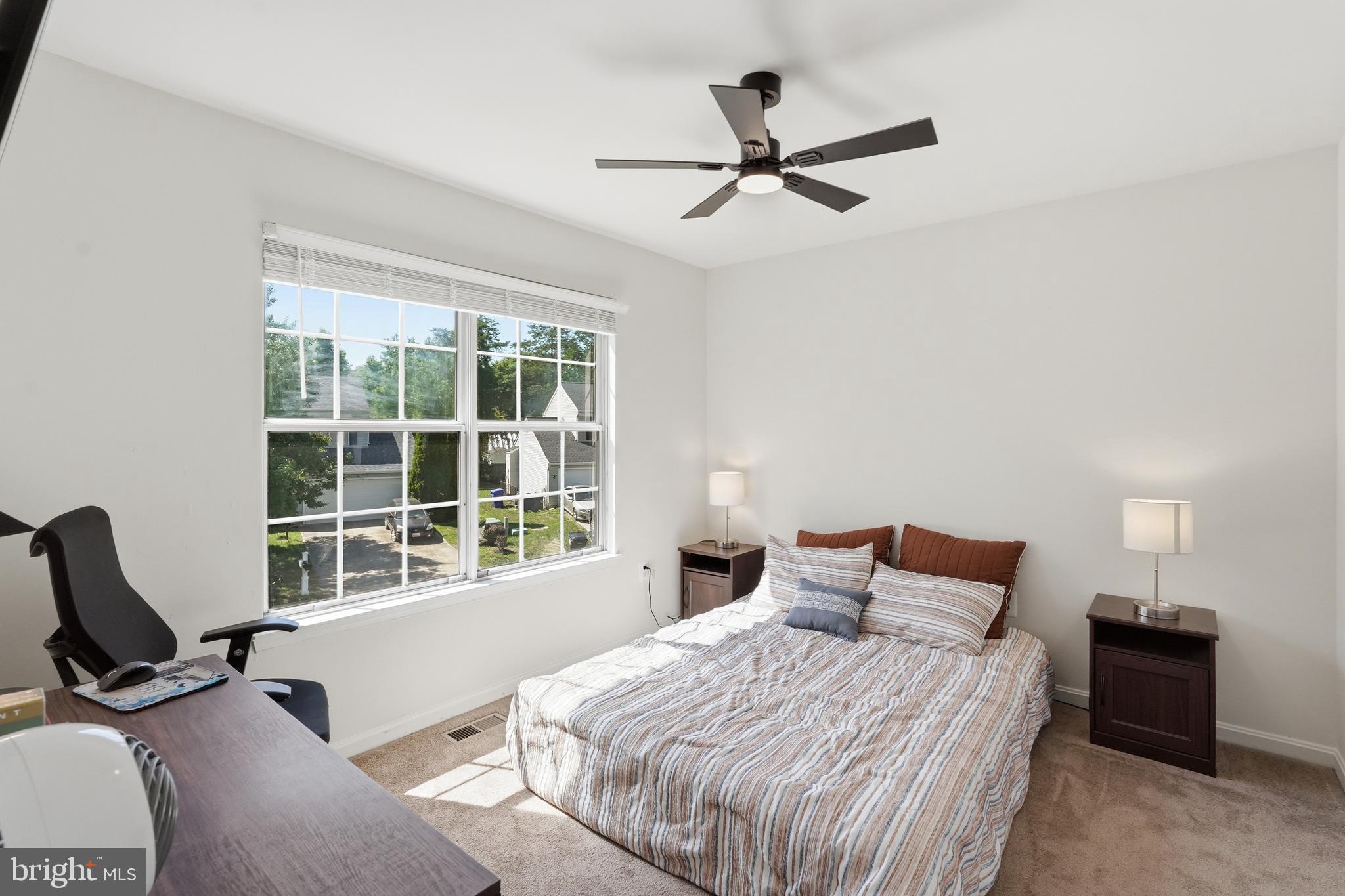 OXFORD OAKS - Residential
