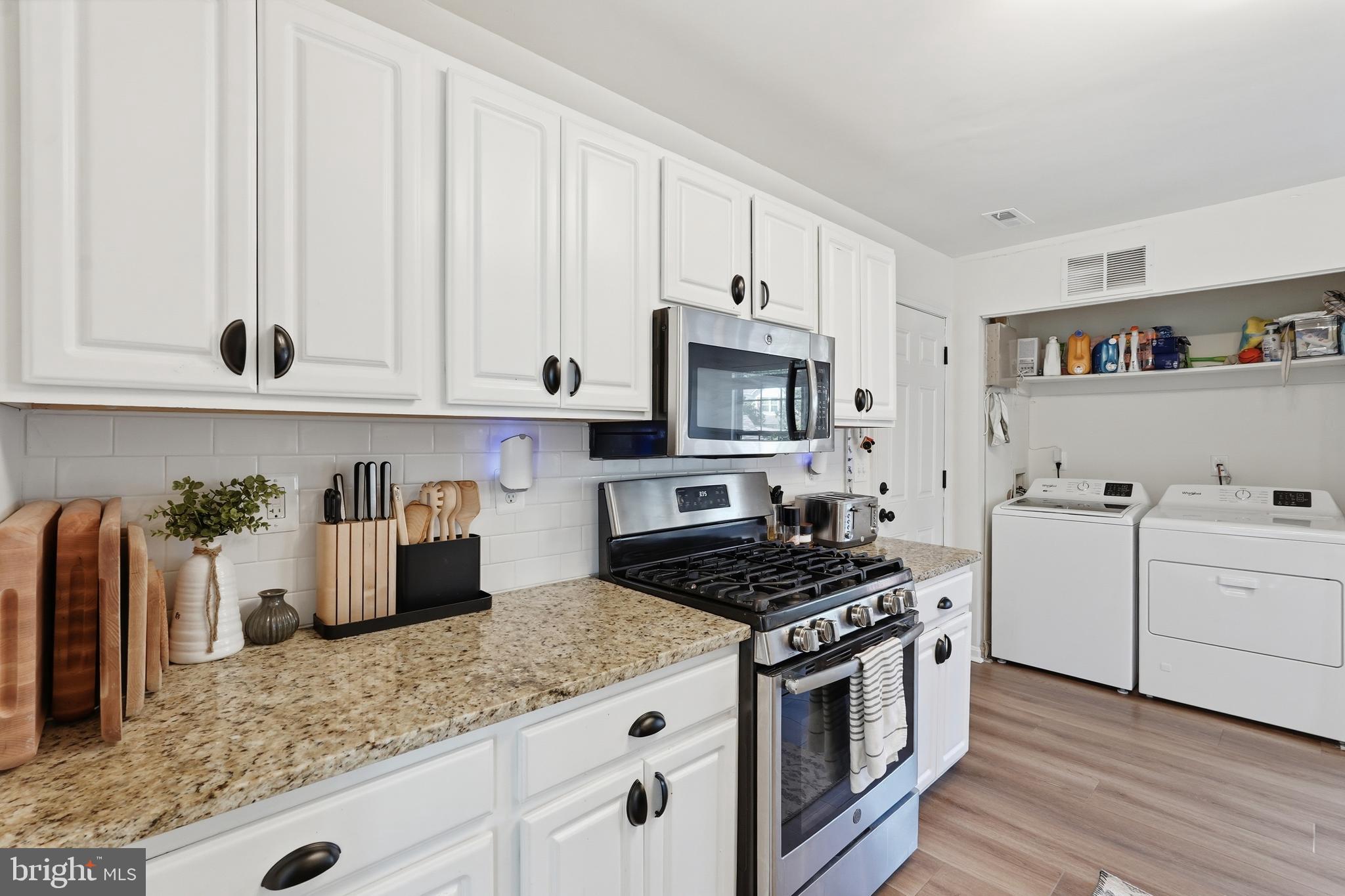 OXFORD OAKS - Residential