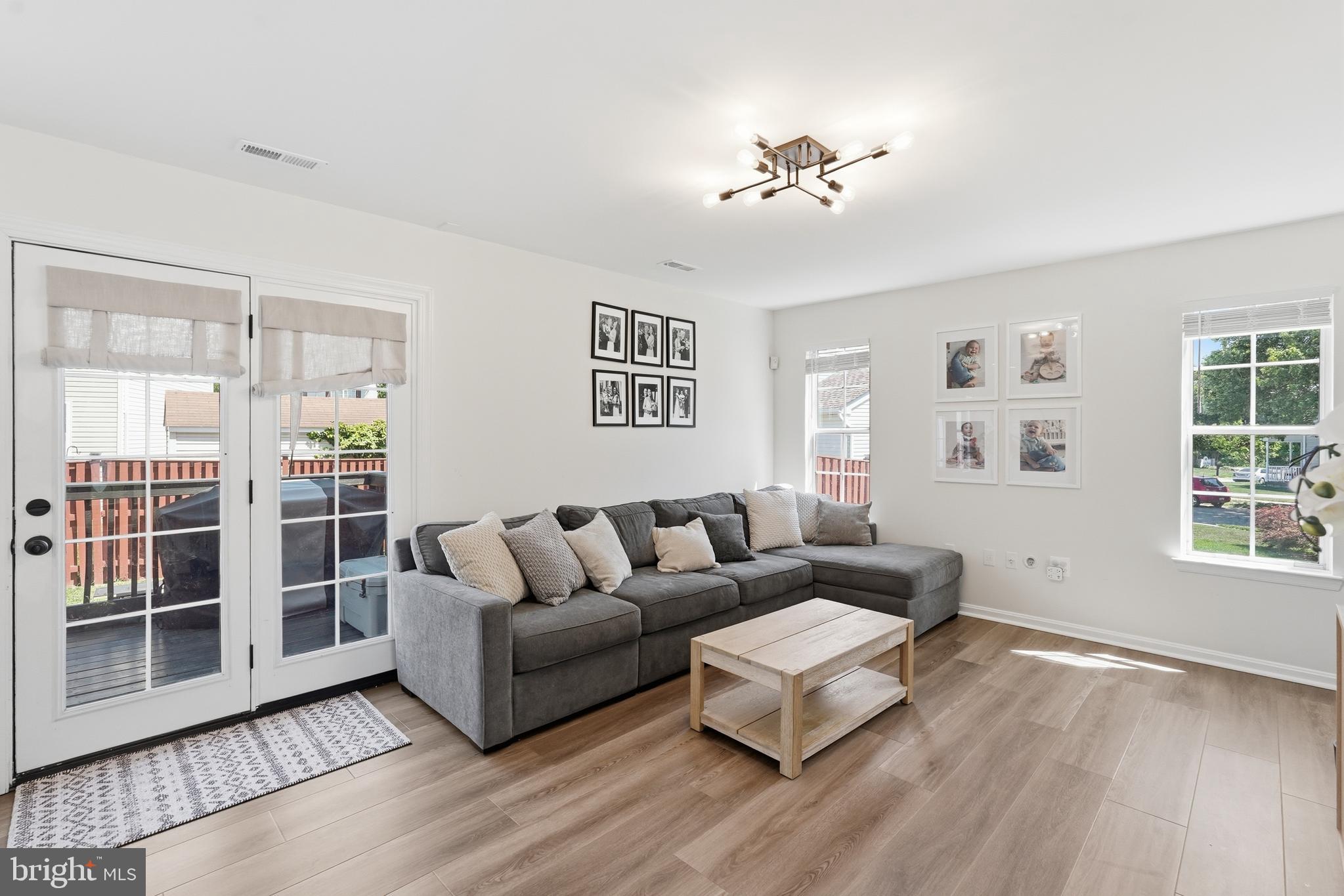 OXFORD OAKS - Residential
